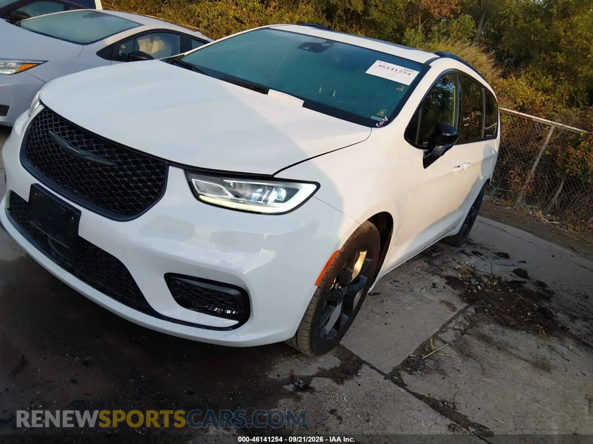 2 Photograph of a damaged car 2C4RC1GG7SR569850 CHRYSLER PACIFICA 2025