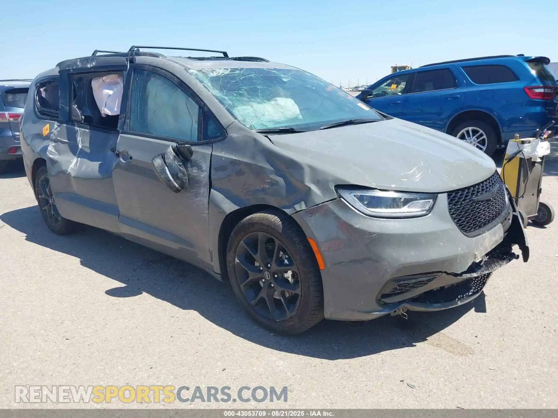 1 Photograph of a damaged car 2C4RC1GG8SR569632 CHRYSLER PACIFICA 2025