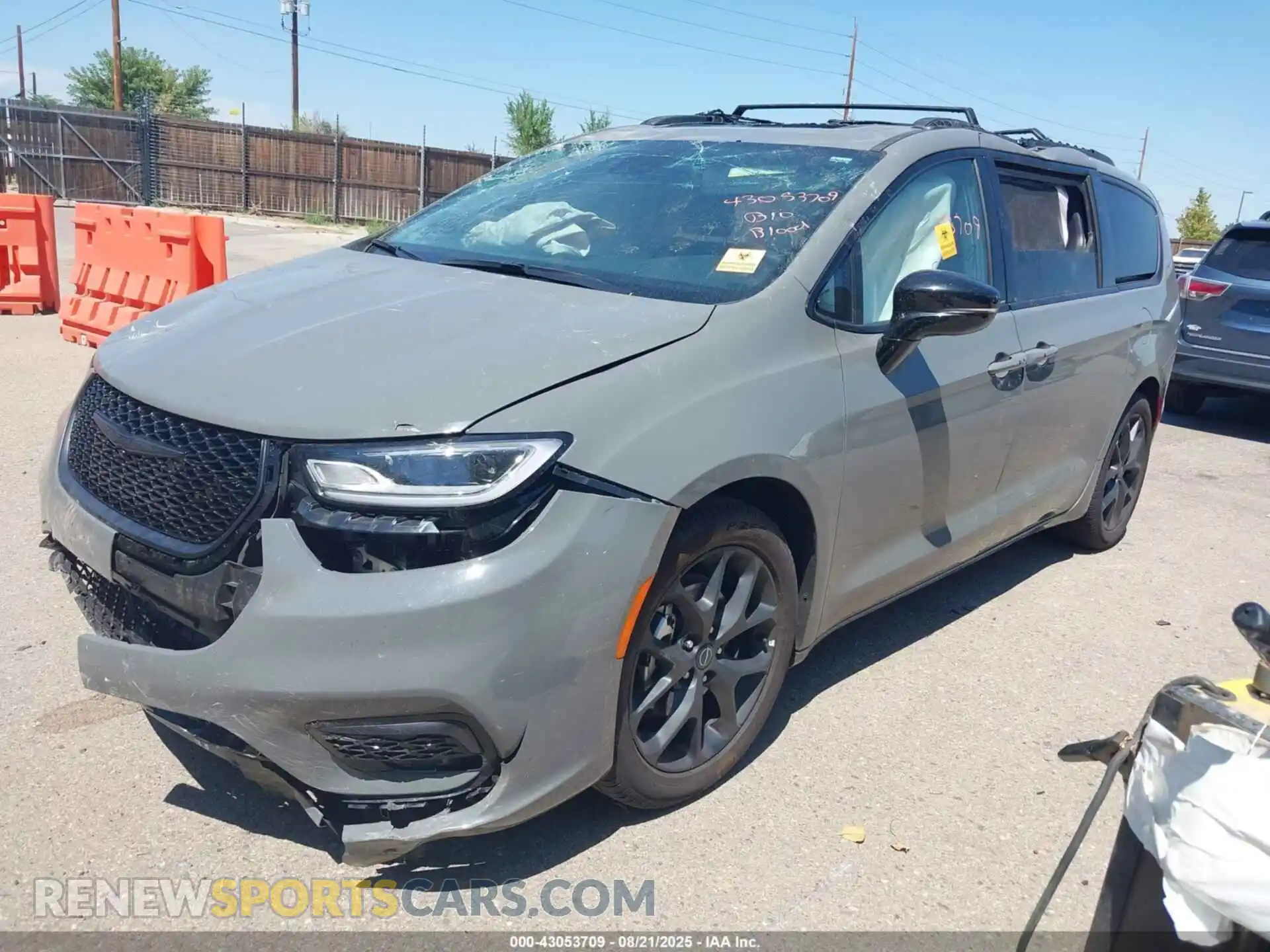 2 Photograph of a damaged car 2C4RC1GG8SR569632 CHRYSLER PACIFICA 2025