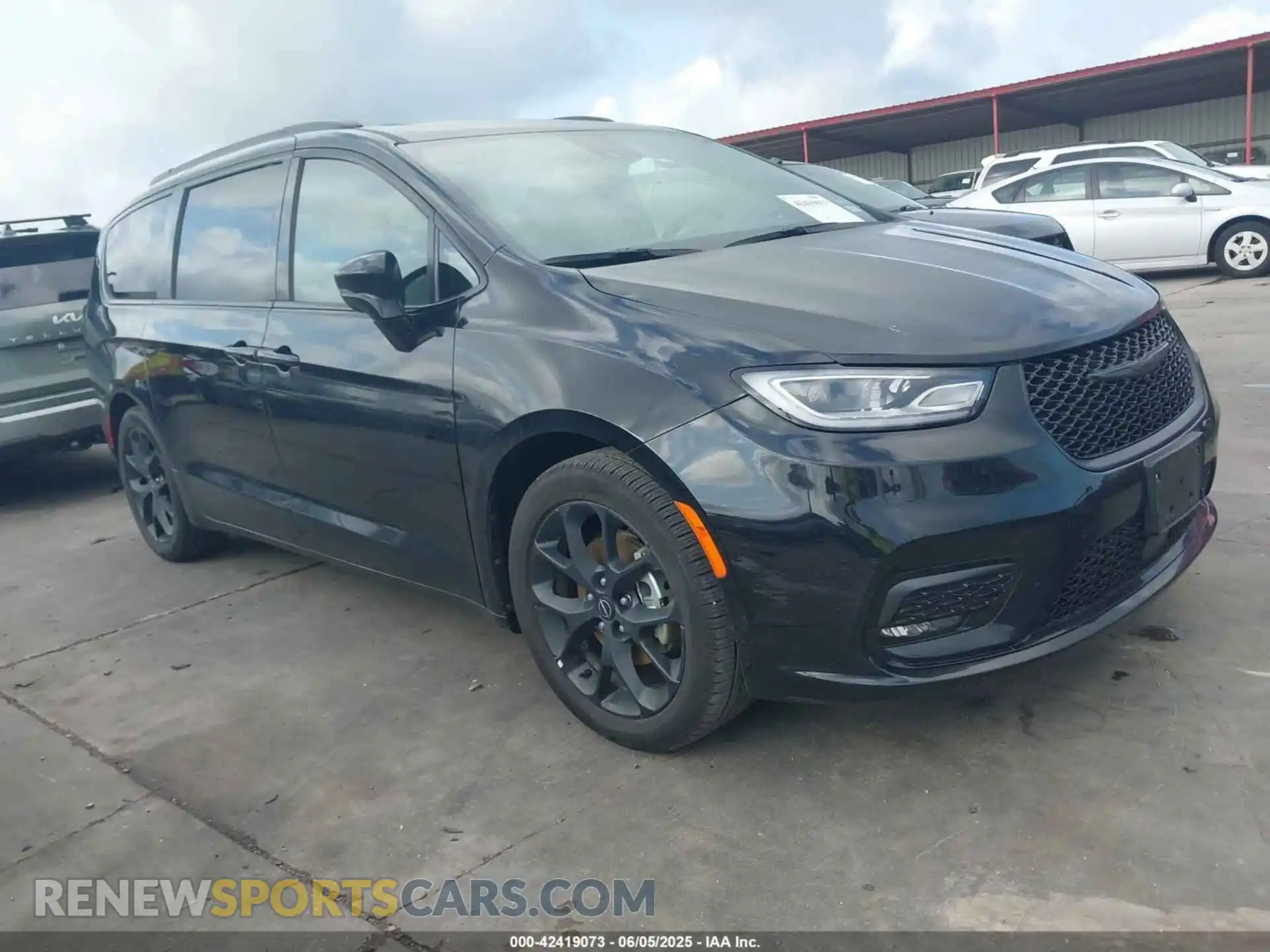 1 Photograph of a damaged car 2C4RC1GG9SR551916 CHRYSLER PACIFICA 2025
