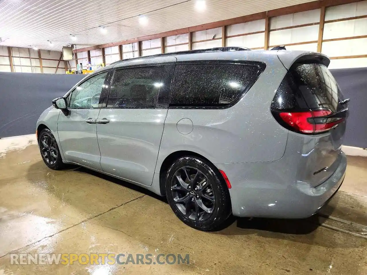 2 Photograph of a damaged car 2C4RC1GGXSR524417 CHRYSLER PACIFICA 2025