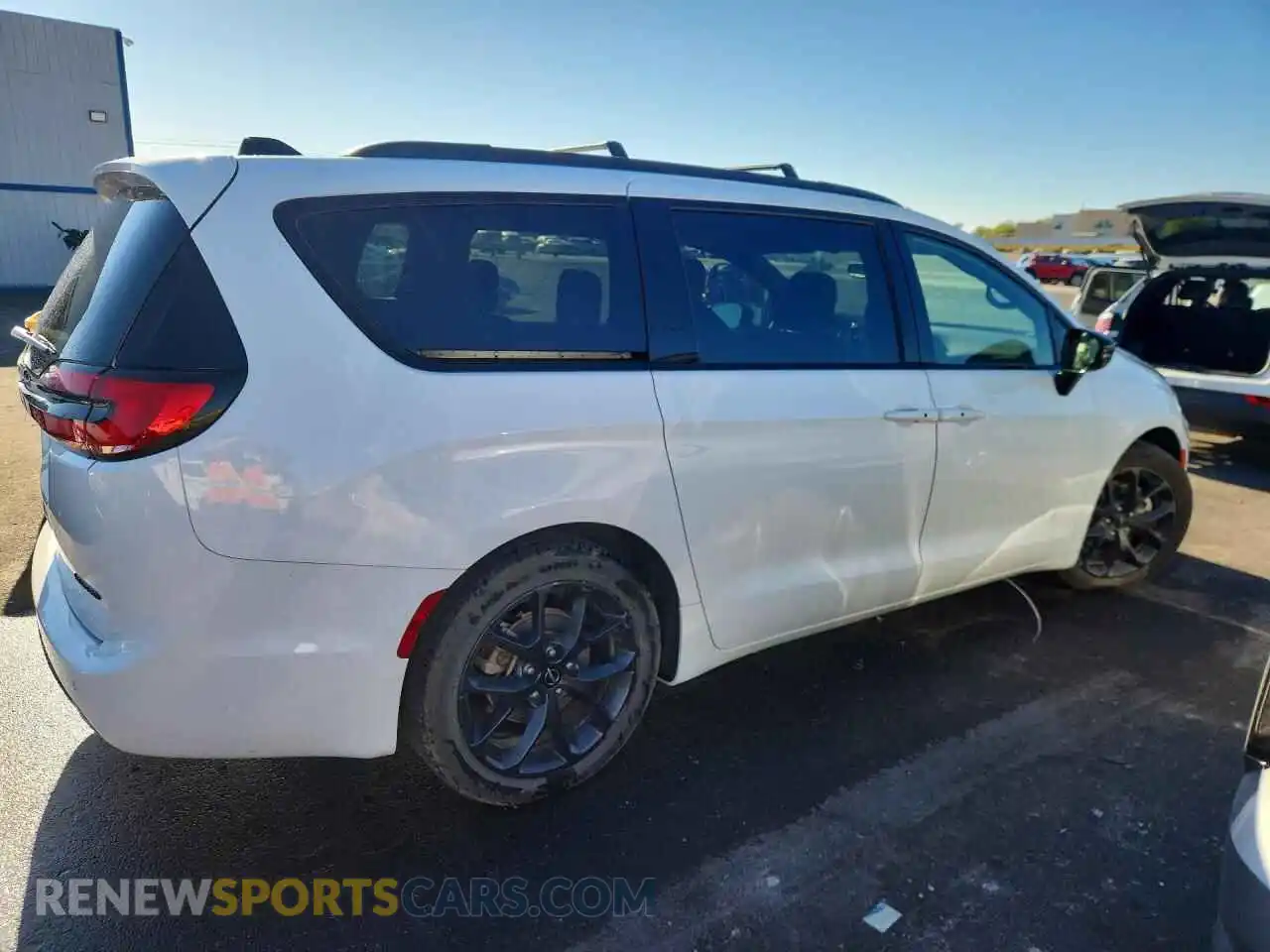 3 Фотография поврежденного автомобиля 2C4RC1GGXSR529763 CHRYSLER PACIFICA 2025