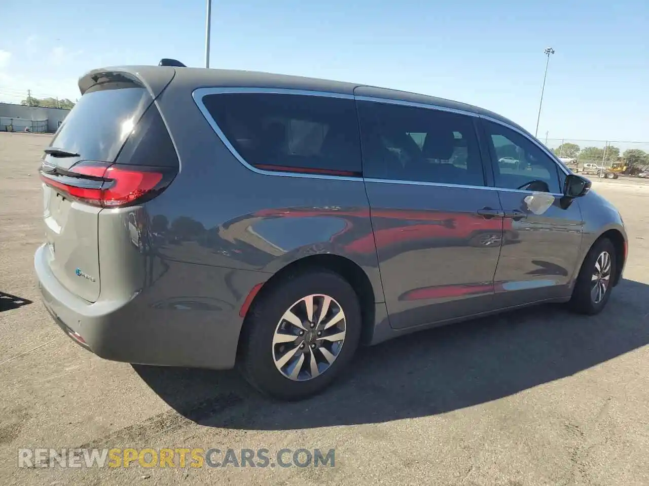 3 Photograph of a damaged car 2C4RC1S73SR550154 CHRYSLER PACIFICA 2025