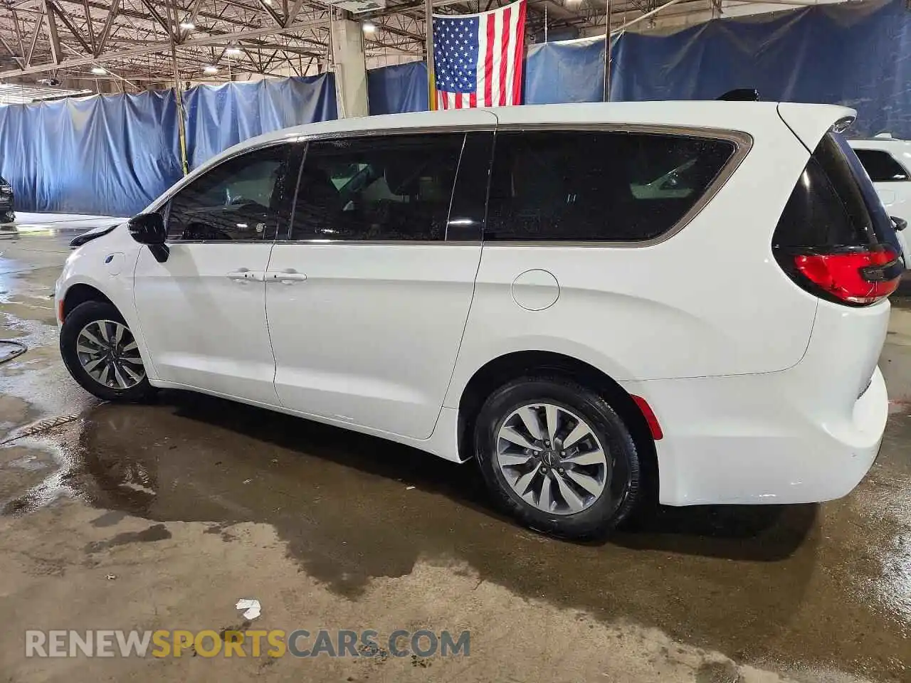 2 Фотография поврежденного автомобиля 2C4RC1S74SR575693 CHRYSLER PACIFICA 2025