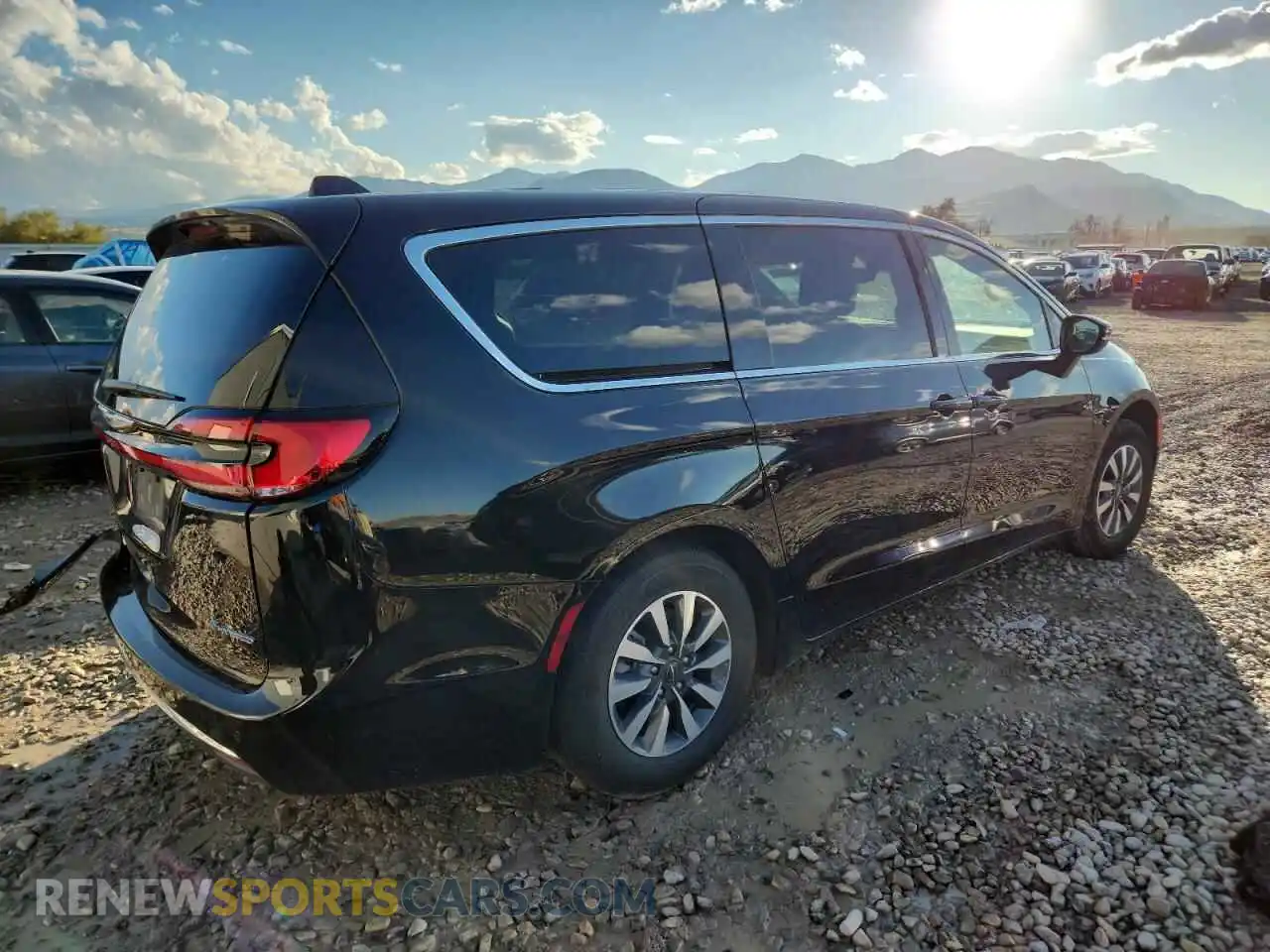 3 Photograph of a damaged car 2C4RC1S7XSR580803 CHRYSLER PACIFICA 2025