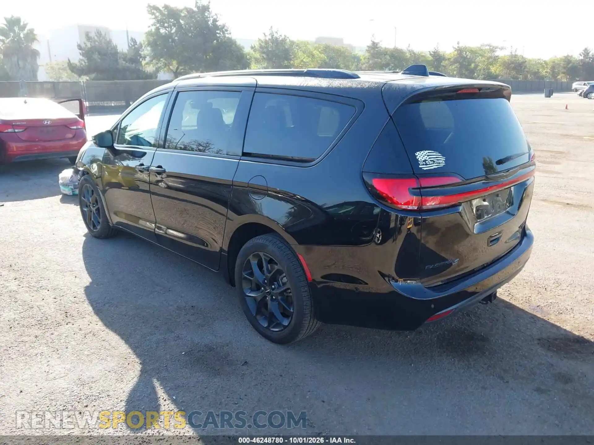 3 Photograph of a damaged car 2C4RC3GG6SR518108 CHRYSLER PACIFICA 2025