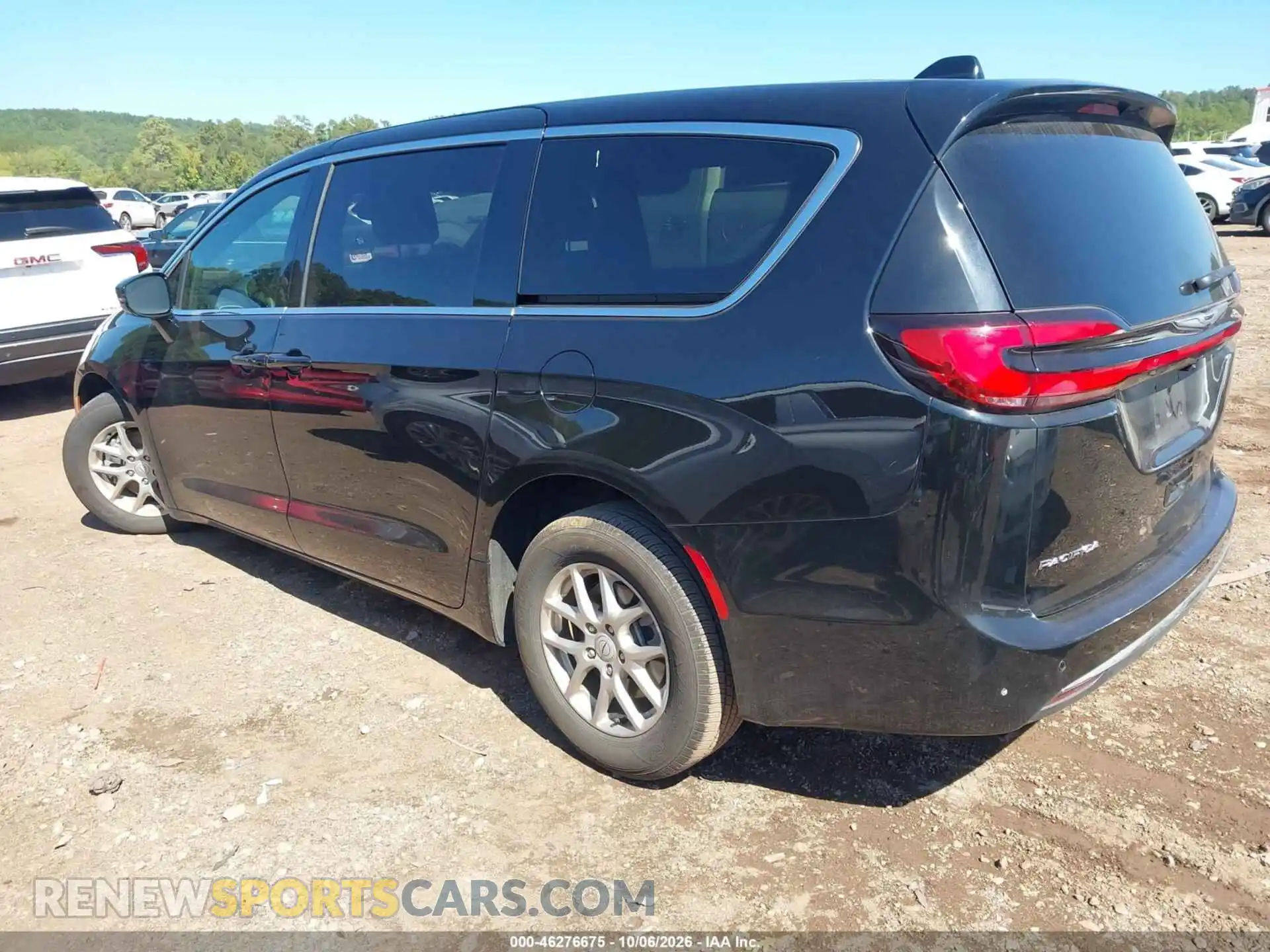 3 Photograph of a damaged car 2C4RC1BG1TR175320 CHRYSLER PACIFICA 2026