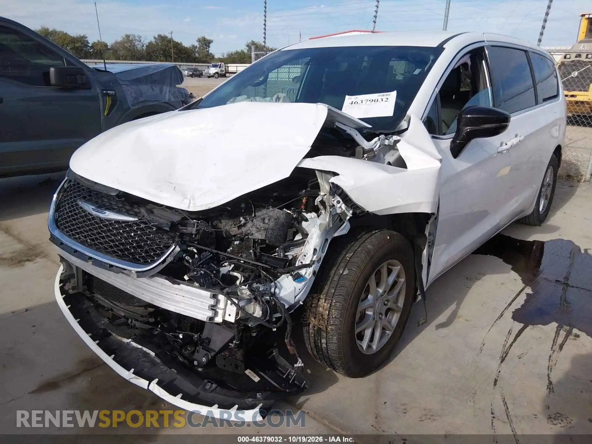 2 Photograph of a damaged car 2C4RC1BG1TR175950 CHRYSLER PACIFICA 2026