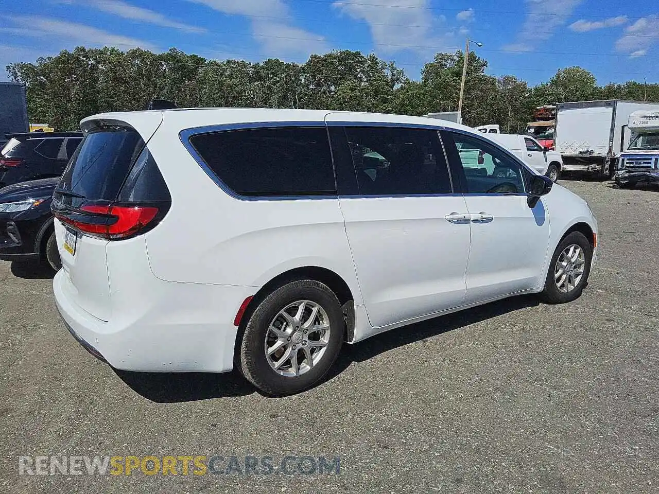 3 Photograph of a damaged car 2C4RC1BG2TR266869 CHRYSLER PACIFICA 2026