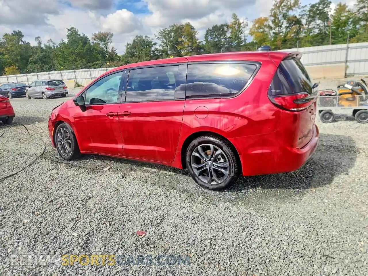 2 Фотография поврежденного автомобиля 2C4RC1BG5TR163882 CHRYSLER PACIFICA 2026