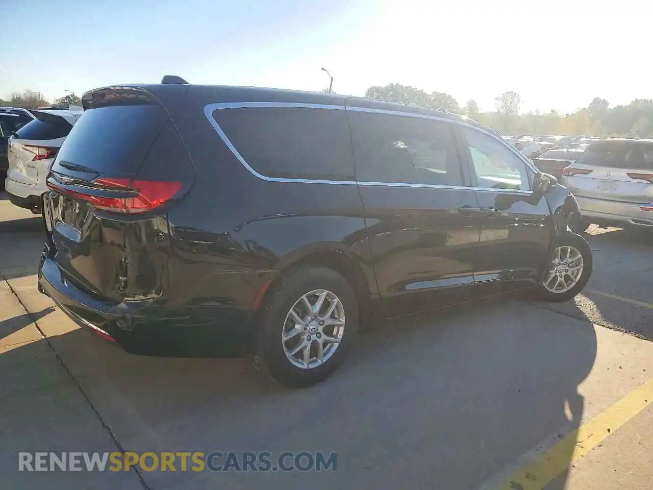 3 Фотография поврежденного автомобиля 2C4RC1BG6TR172283 CHRYSLER PACIFICA 2026