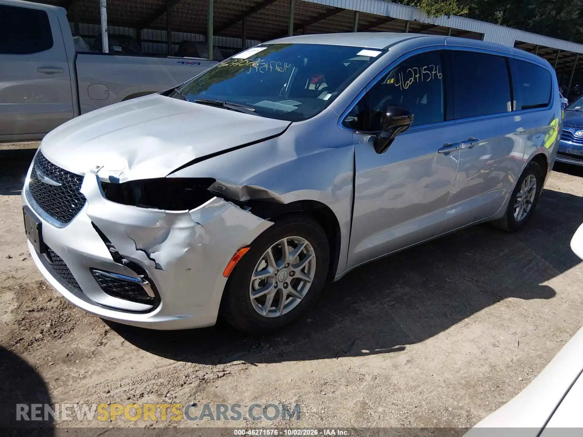 2 Photograph of a damaged car 2C4RC1BG6TR268348 CHRYSLER PACIFICA 2026
