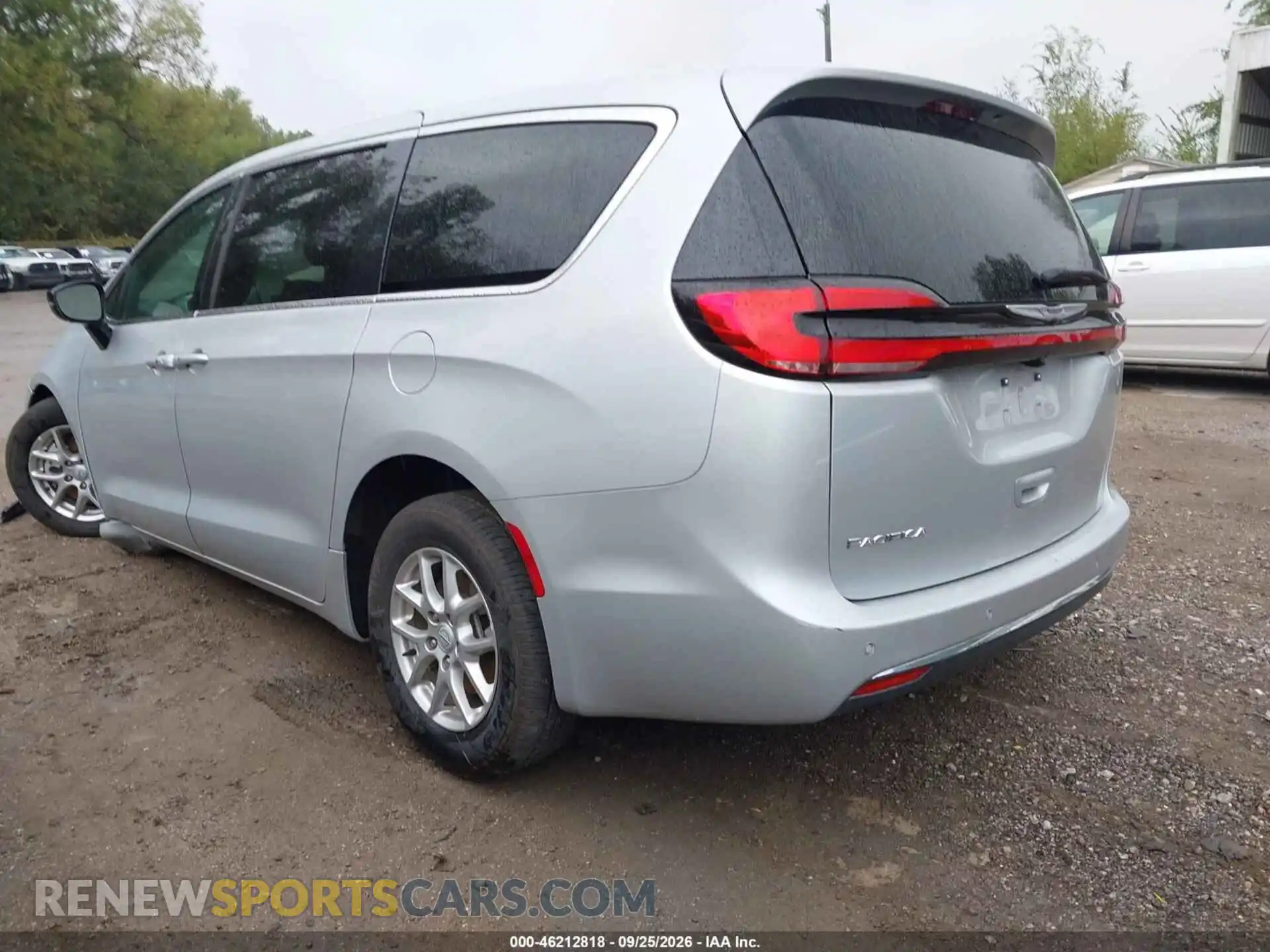 3 Фотография поврежденного автомобиля 2C4RC1BG8TR185889 CHRYSLER PACIFICA 2026