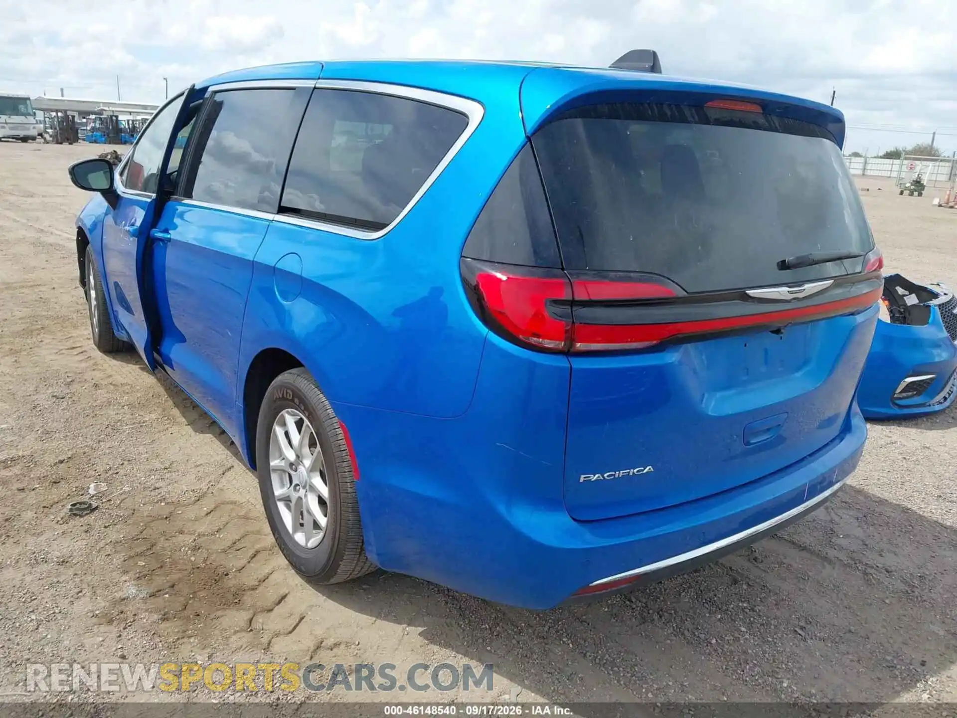 3 Фотография поврежденного автомобиля 2C4RC1BGXTR200618 CHRYSLER PACIFICA 2026