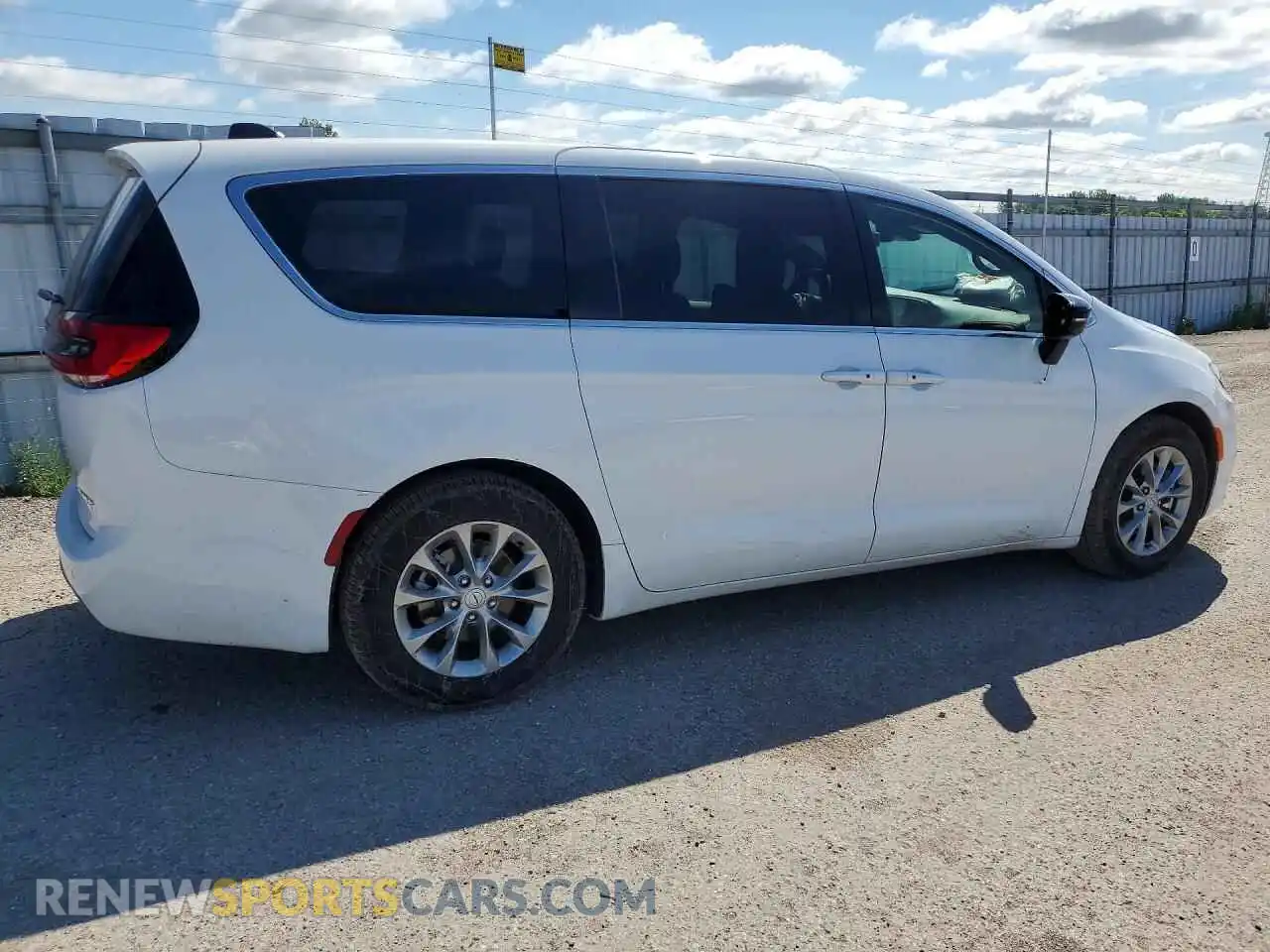 3 Photograph of a damaged car 2C4RC1GG0TR284408 CHRYSLER PACIFICA 2026