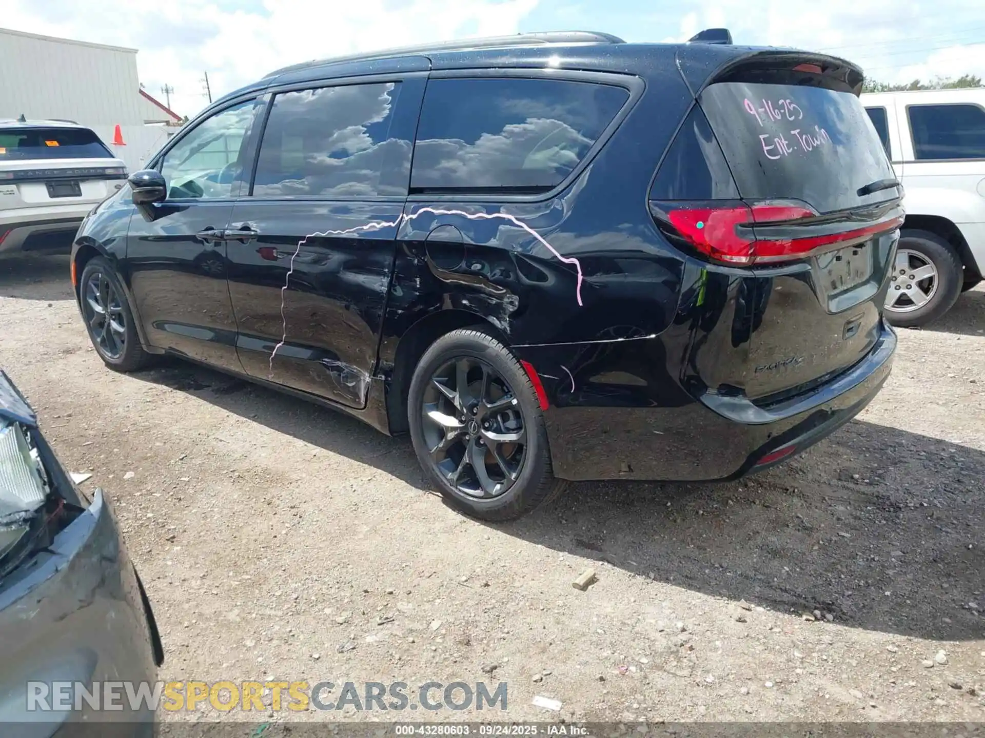 3 Photograph of a damaged car 2C4RC1GG2TR162181 CHRYSLER PACIFICA 2026