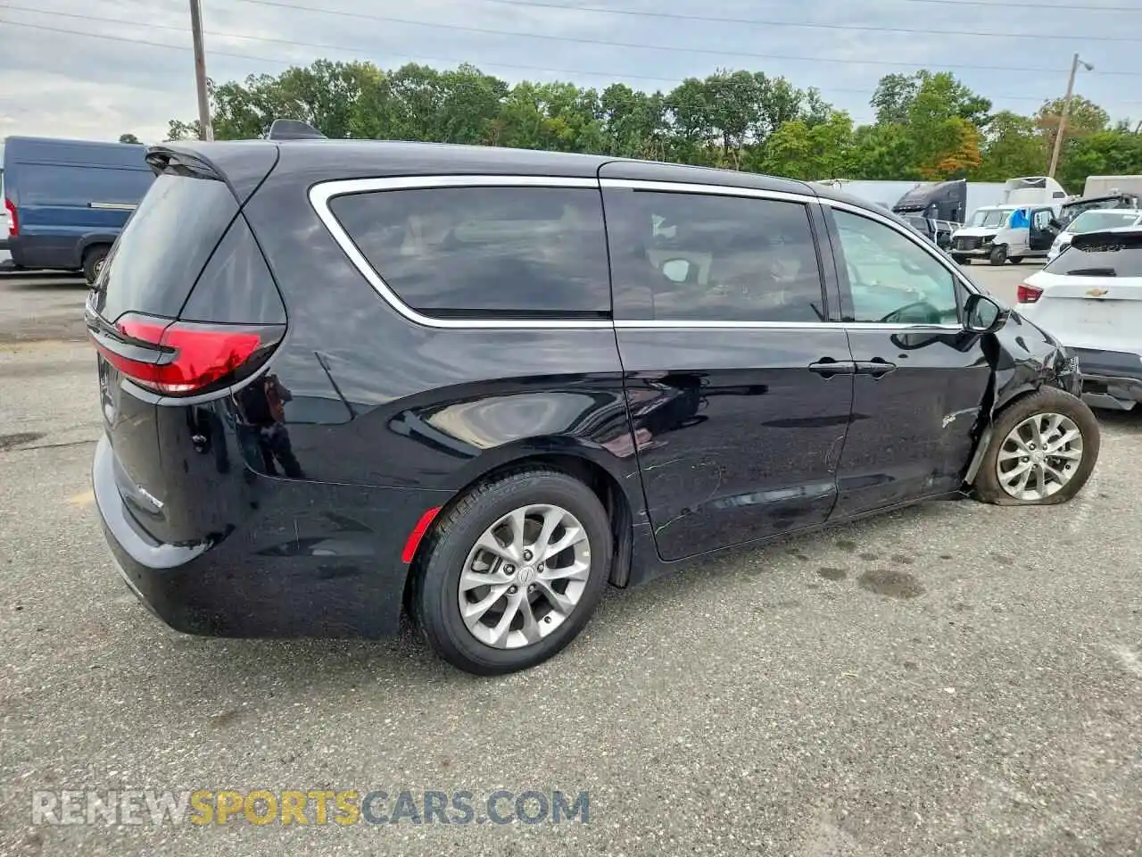 3 Photograph of a damaged car 2C4RC1GG3TR190393 CHRYSLER PACIFICA 2026