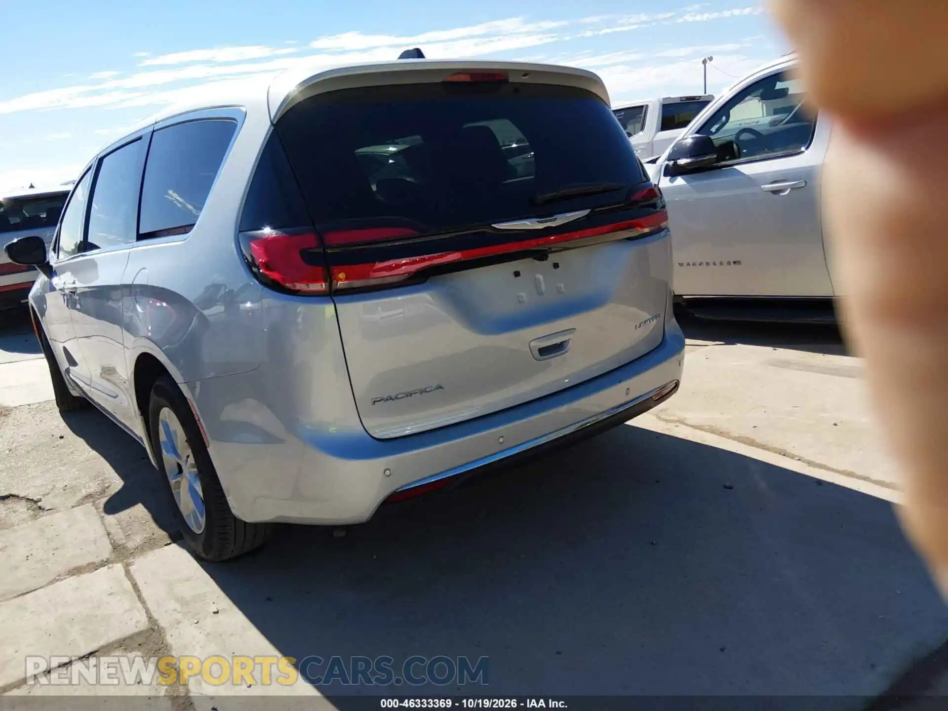 3 Photograph of a damaged car 2C4RC1GG8TR193063 CHRYSLER PACIFICA 2026