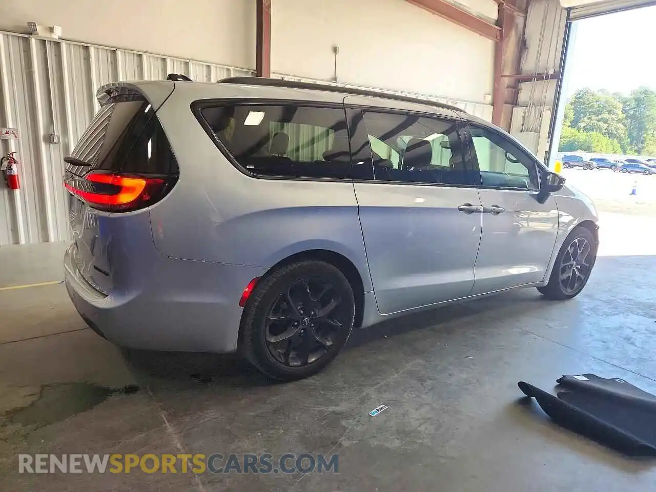 3 fotografías del automóvil dañado 2C4RC1GG9TR170052 CHRYSLER PACIFICA 2026