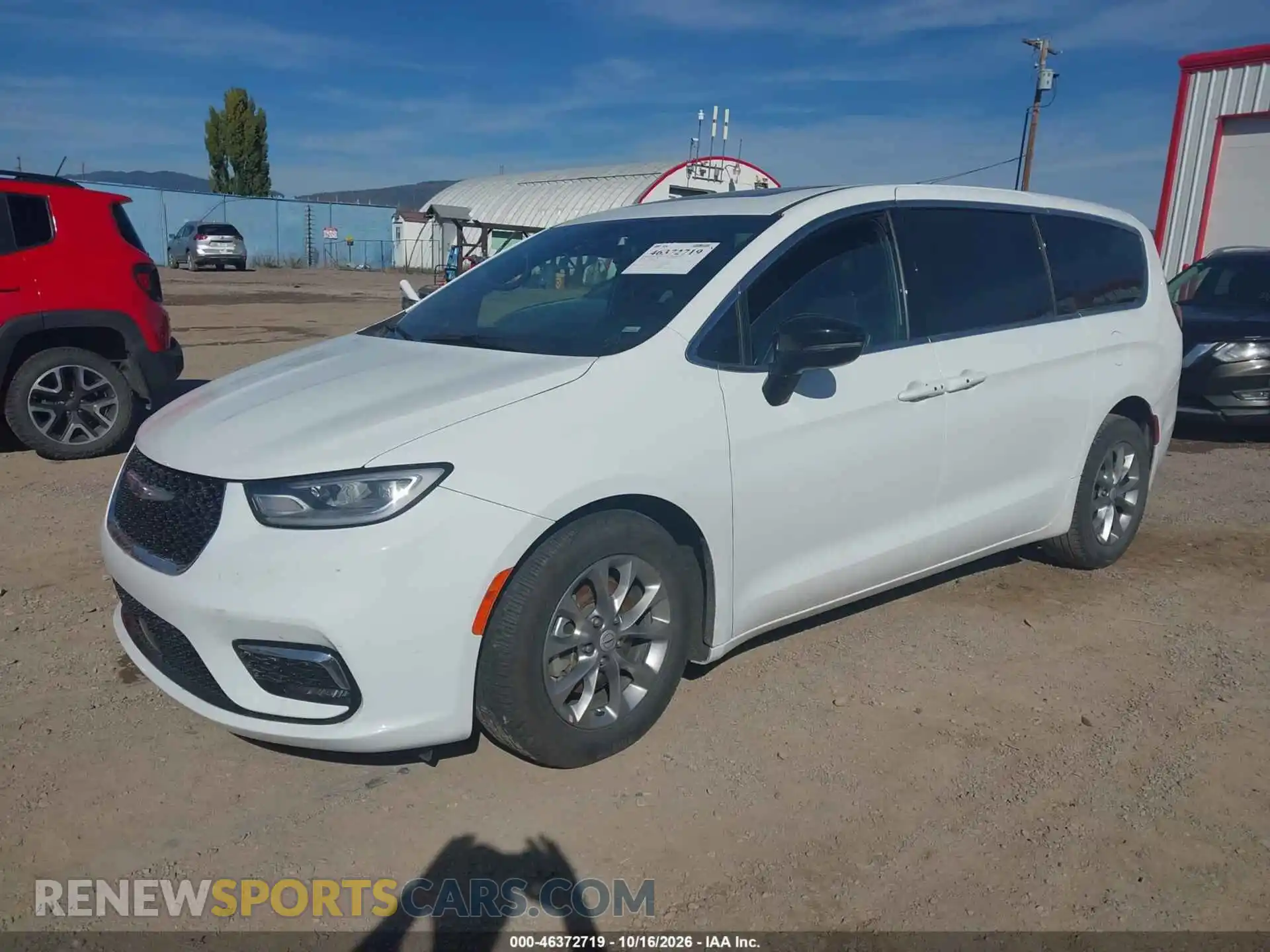 2 Photograph of a damaged car 2C4RC1GGXTR182047 CHRYSLER PACIFICA 2026