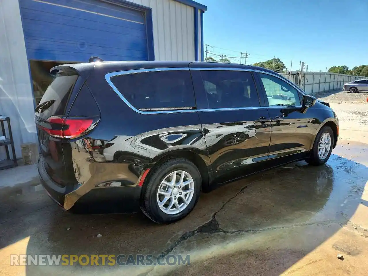 3 Photograph of a damaged car 2C4RC1BG0VR560242 CHRYSLER PACIFICA 2027