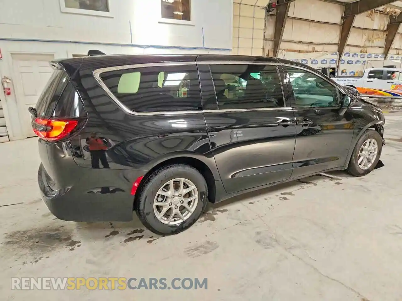 3 Photograph of a damaged car 2C4RC1BG0VR563237 CHRYSLER PACIFICA 2027