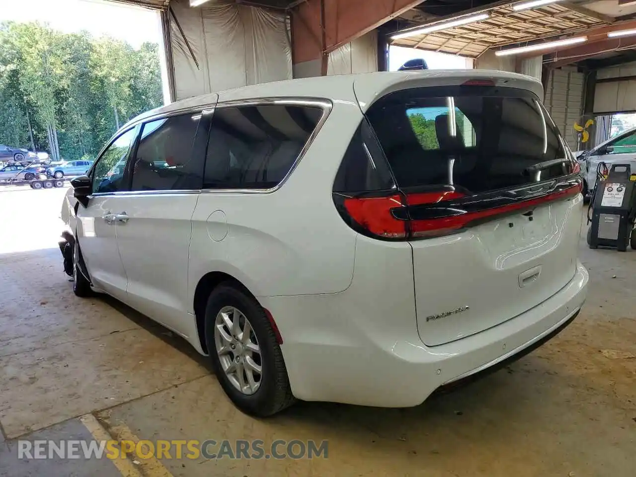 2 Фотография поврежденного автомобиля 2C4RC1BG4VR595317 CHRYSLER PACIFICA 2027