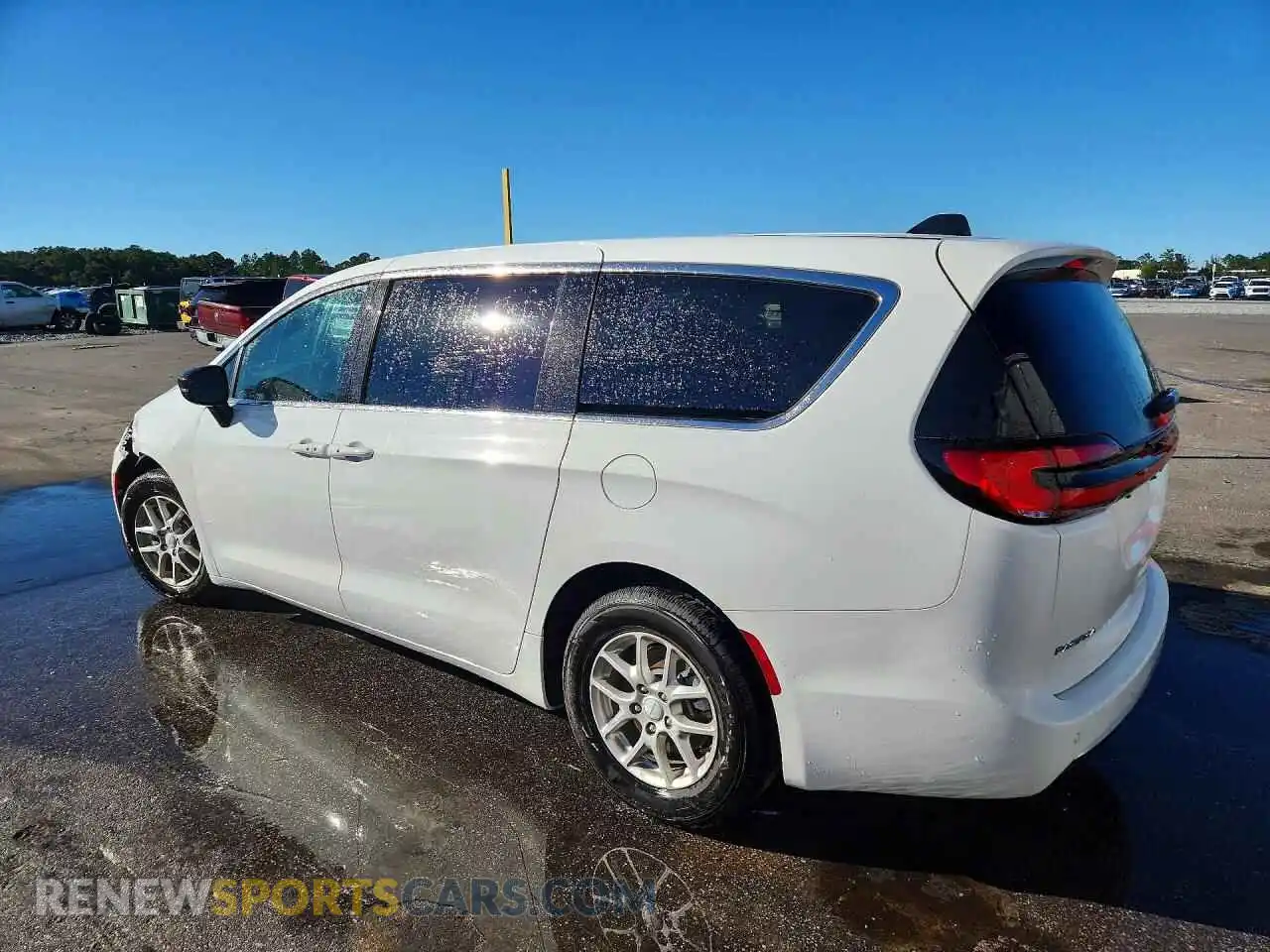2 Photograph of a damaged car 2C4RC1BG6VR559421 CHRYSLER PACIFICA 2027