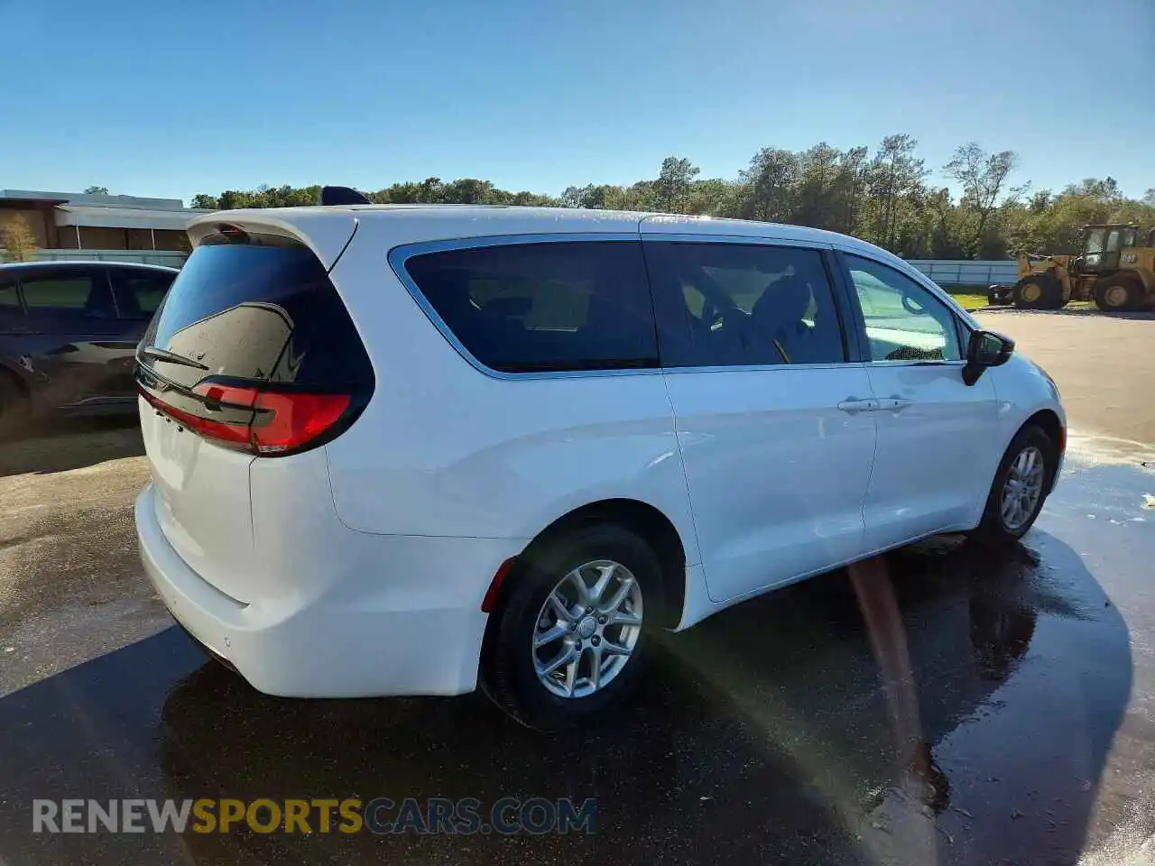 3 Photograph of a damaged car 2C4RC1BG6VR559421 CHRYSLER PACIFICA 2027