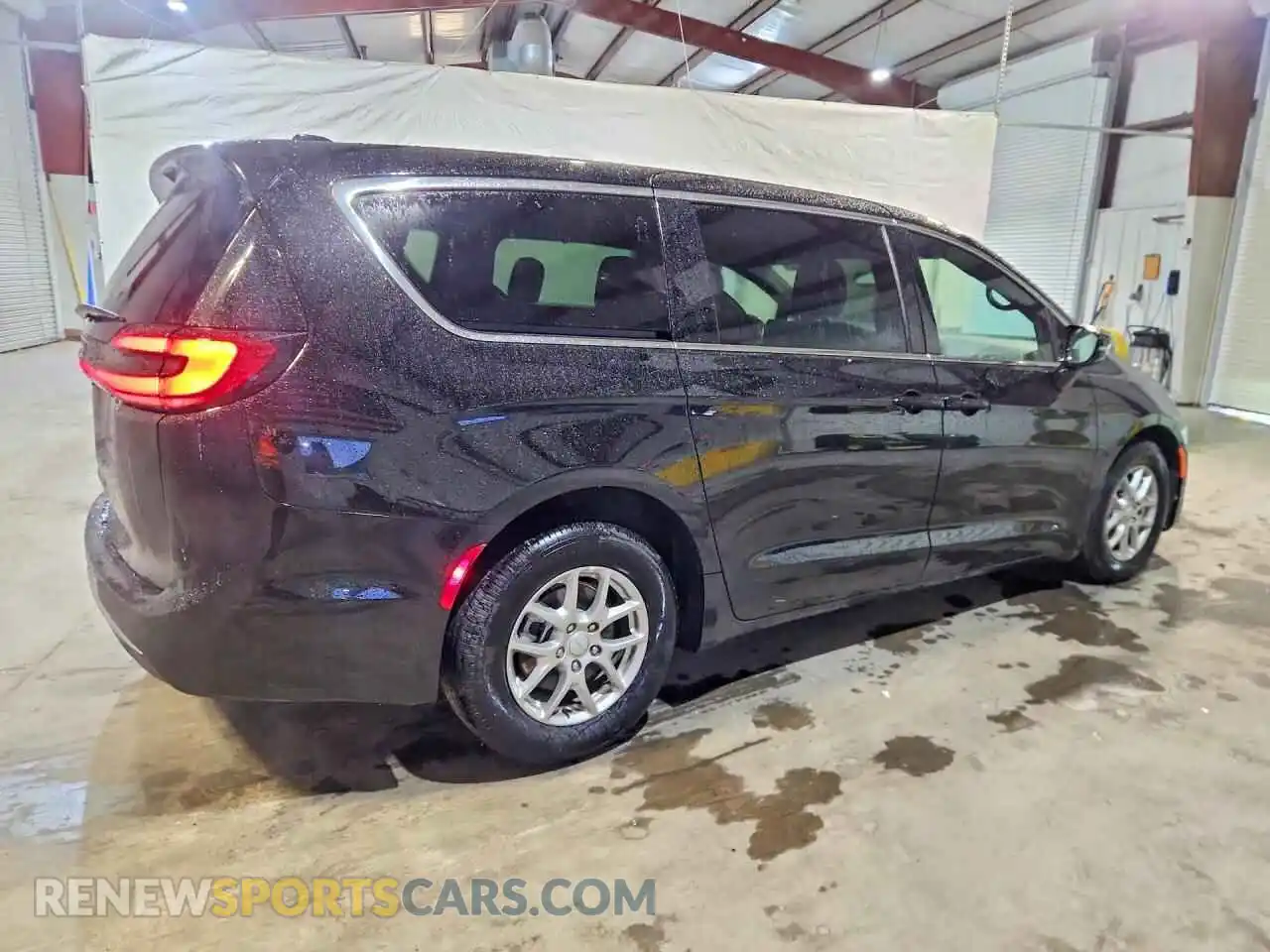 3 Фотография поврежденного автомобиля 2C4RC1BG6VR583833 CHRYSLER PACIFICA 2027