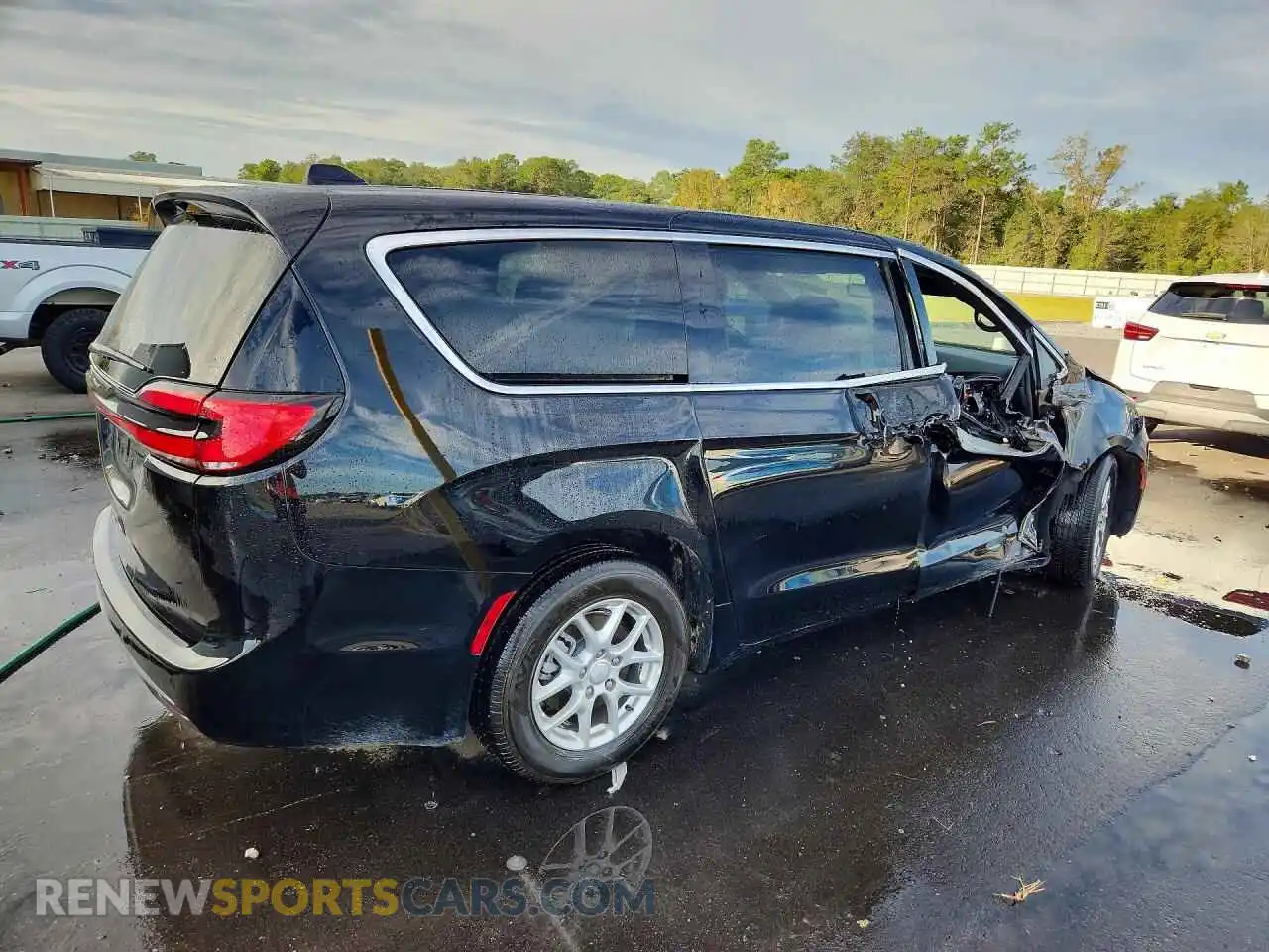 3 Photograph of a damaged car 2C4RC1BG8VR569979 CHRYSLER PACIFICA 2027