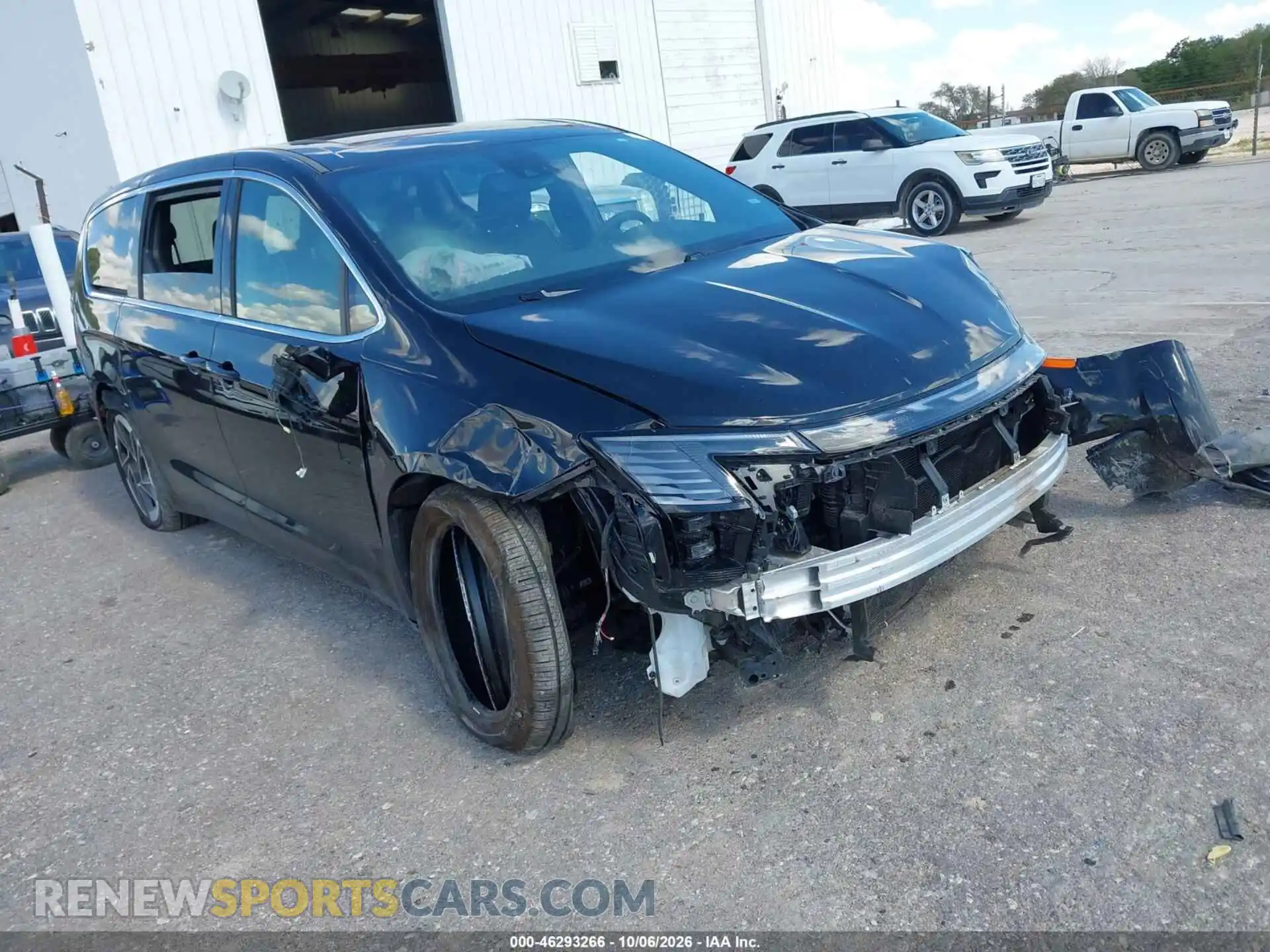 1 Photograph of a damaged car 2C4RC1GG3VR552693 CHRYSLER PACIFICA 2027
