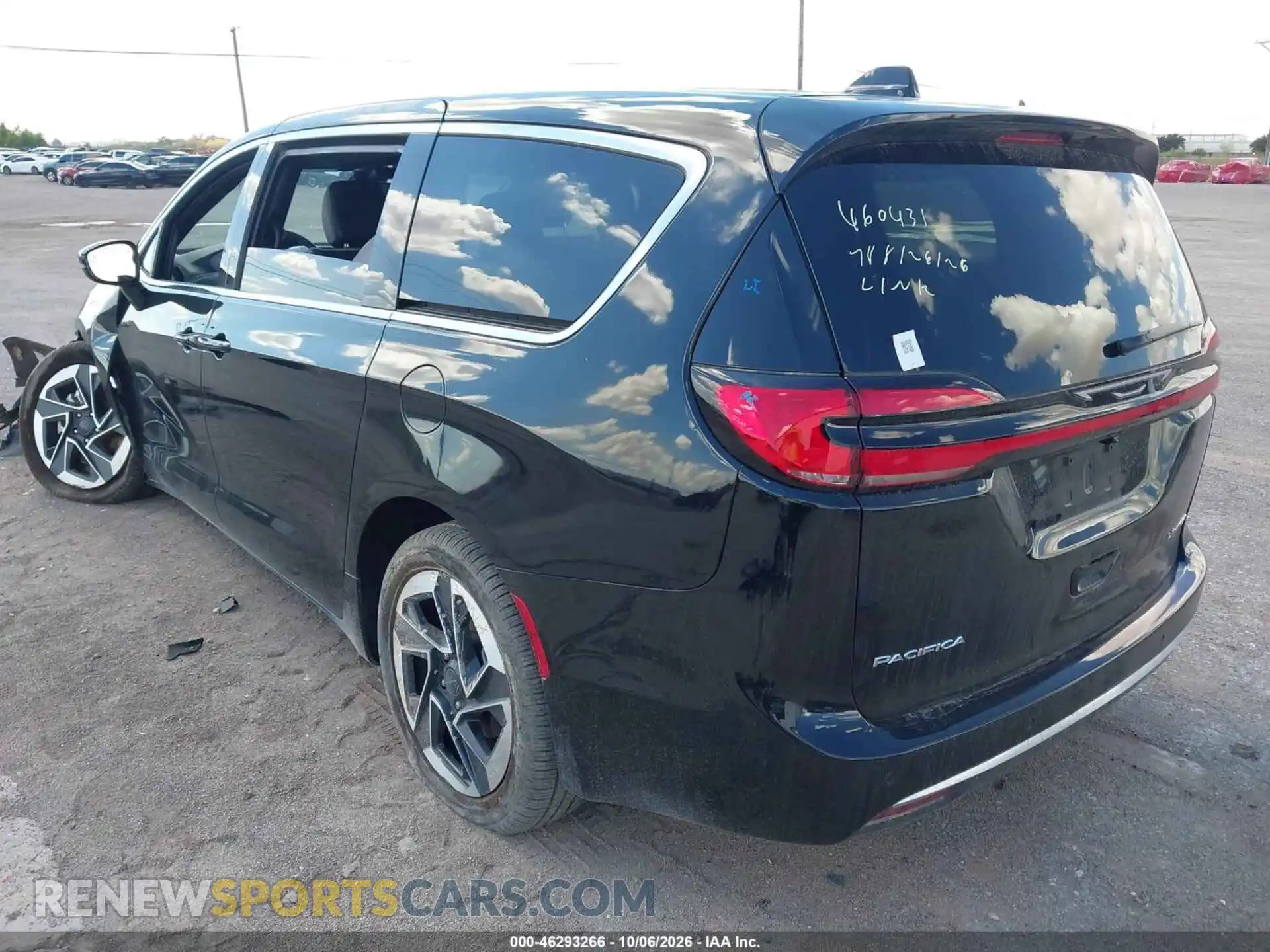 3 Photograph of a damaged car 2C4RC1GG3VR552693 CHRYSLER PACIFICA 2027