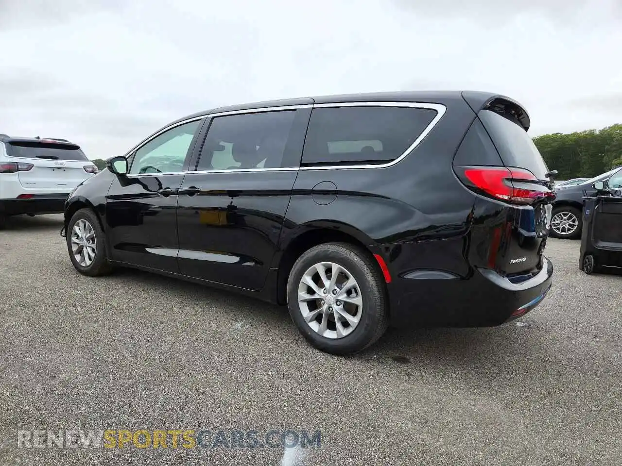 2 Photograph of a damaged car 2C4RC1GG7VR608408 CHRYSLER PACIFICA 2027