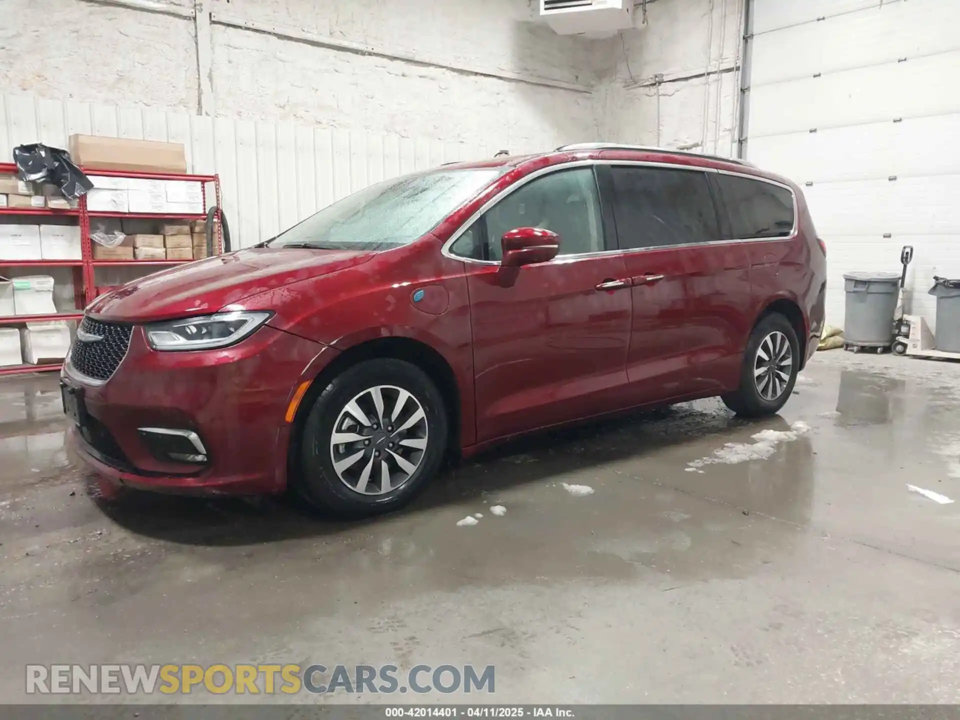 2 Photograph of a damaged car 2C4RC1L71MR581260 CHRYSLER PACIFICA HYBRID 2021