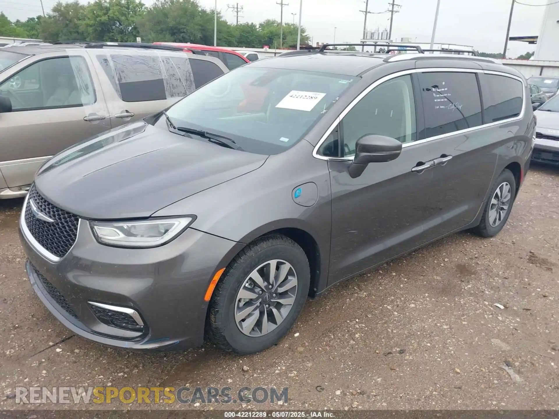 2 Photograph of a damaged car 2C4RC1L77MR599665 CHRYSLER PACIFICA HYBRID 2021
