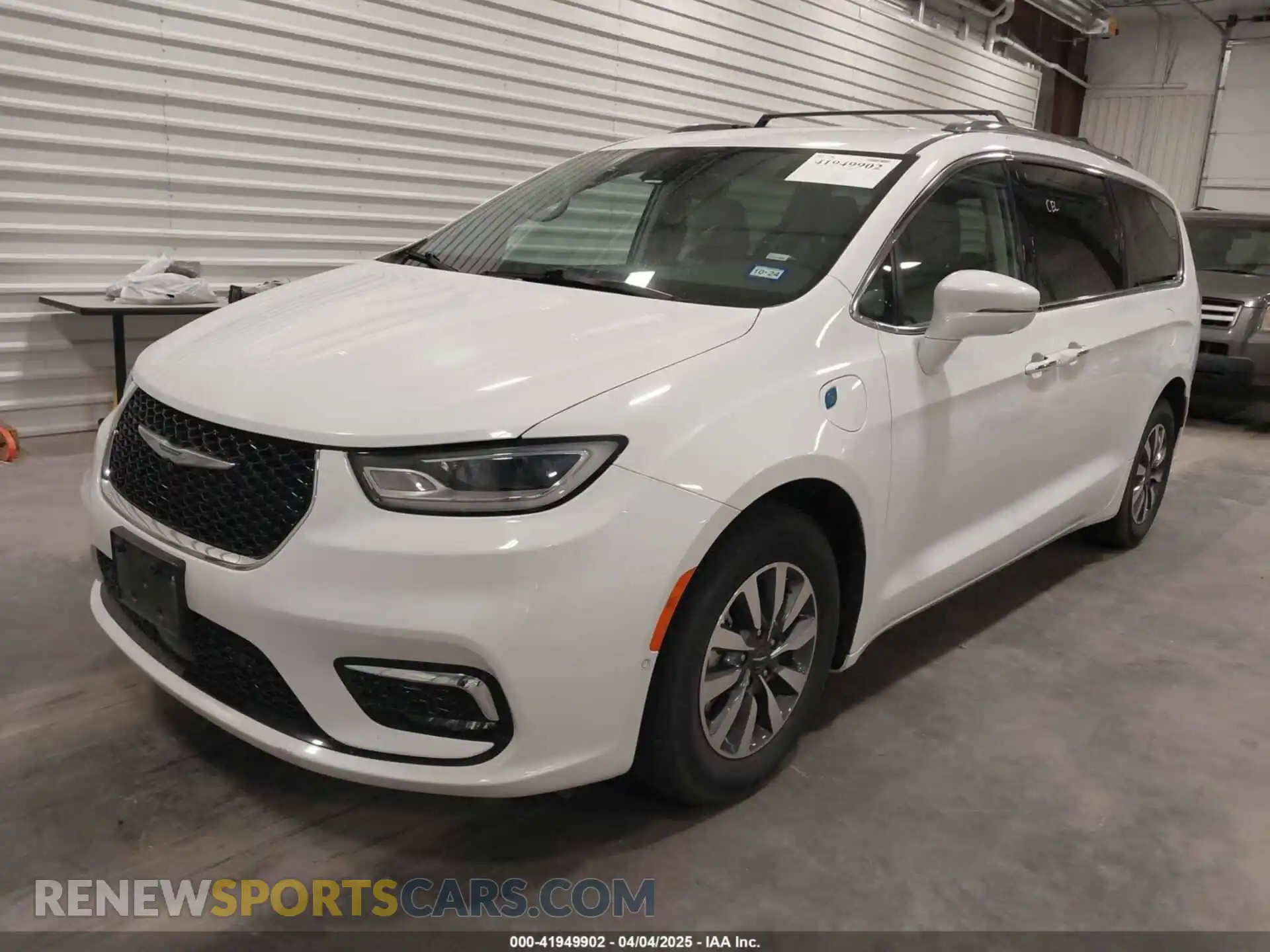 2 Photograph of a damaged car 2C4RC1L79MR602727 CHRYSLER PACIFICA HYBRID 2021