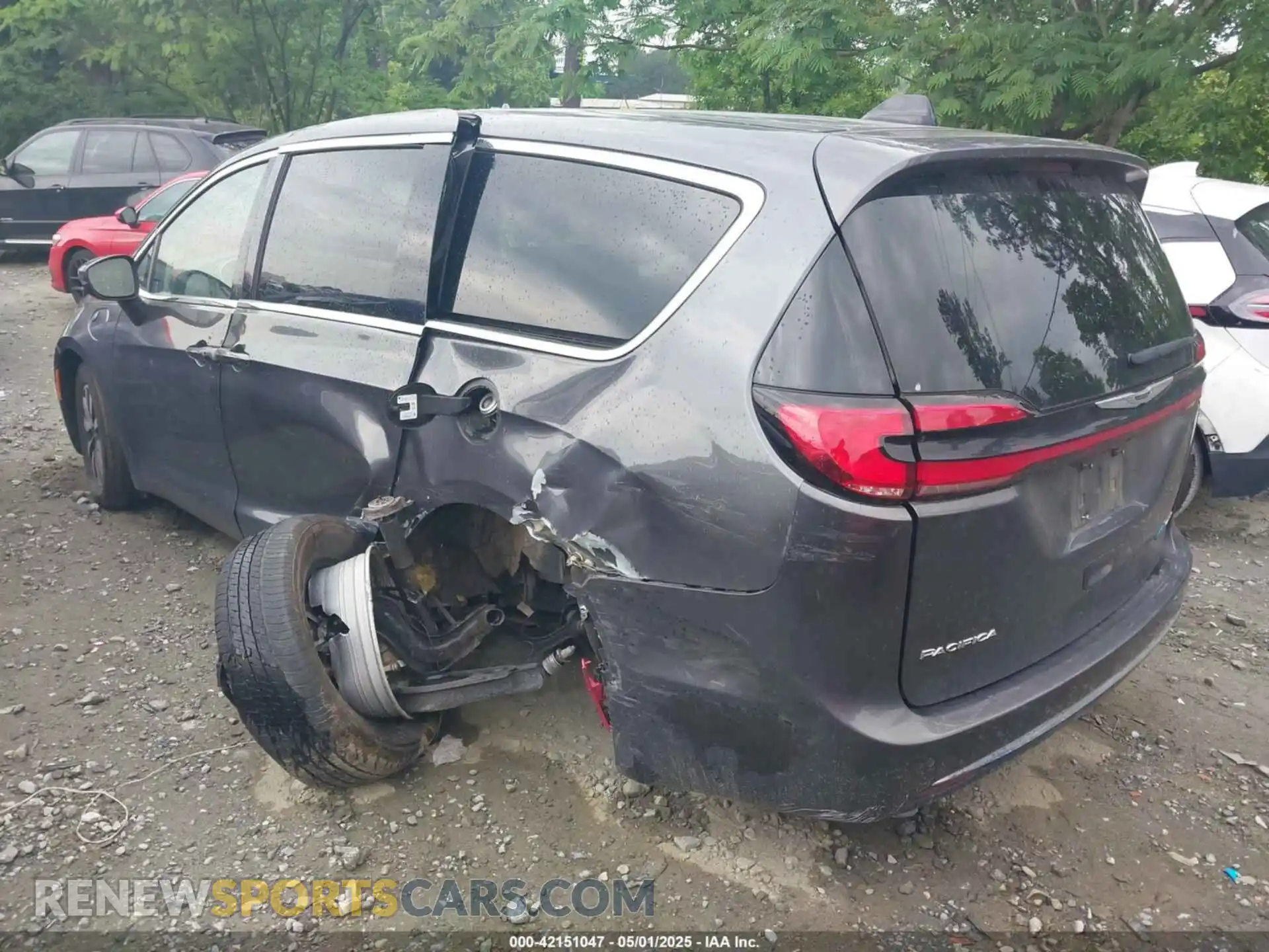 3 Photograph of a damaged car 2C4RC1L72PR540902 CHRYSLER PACIFICA HYBRID 2023