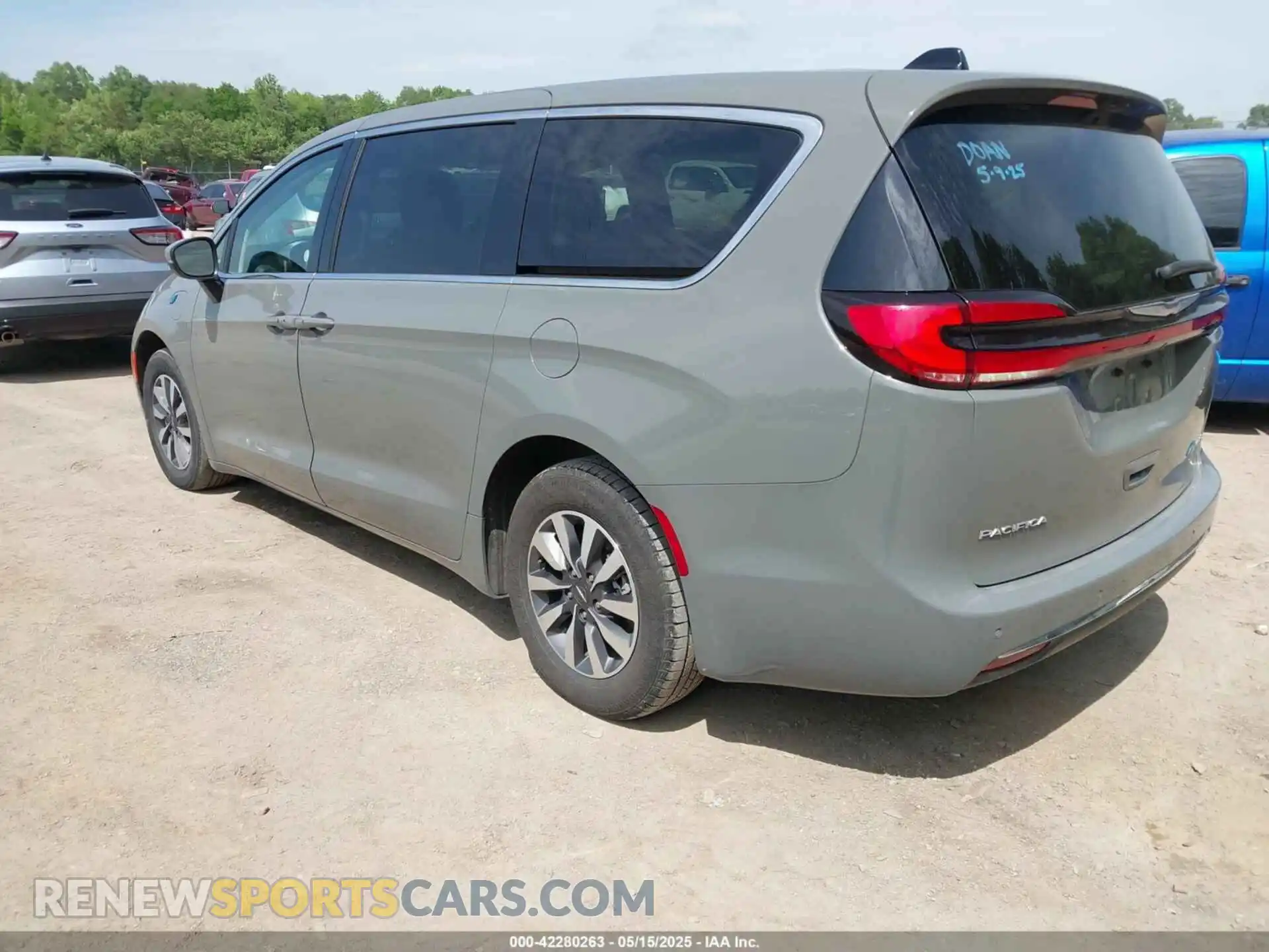 3 Photograph of a damaged car 2C4RC1L73PR522988 CHRYSLER PACIFICA HYBRID 2023