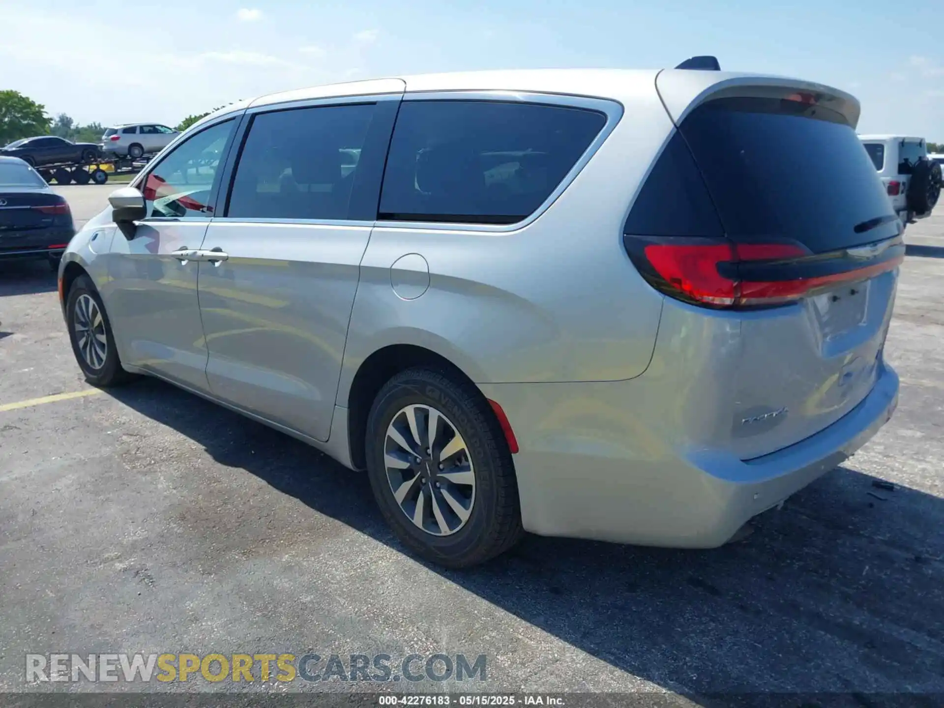 3 Photograph of a damaged car 2C4RC1L73PR599182 CHRYSLER PACIFICA HYBRID 2023