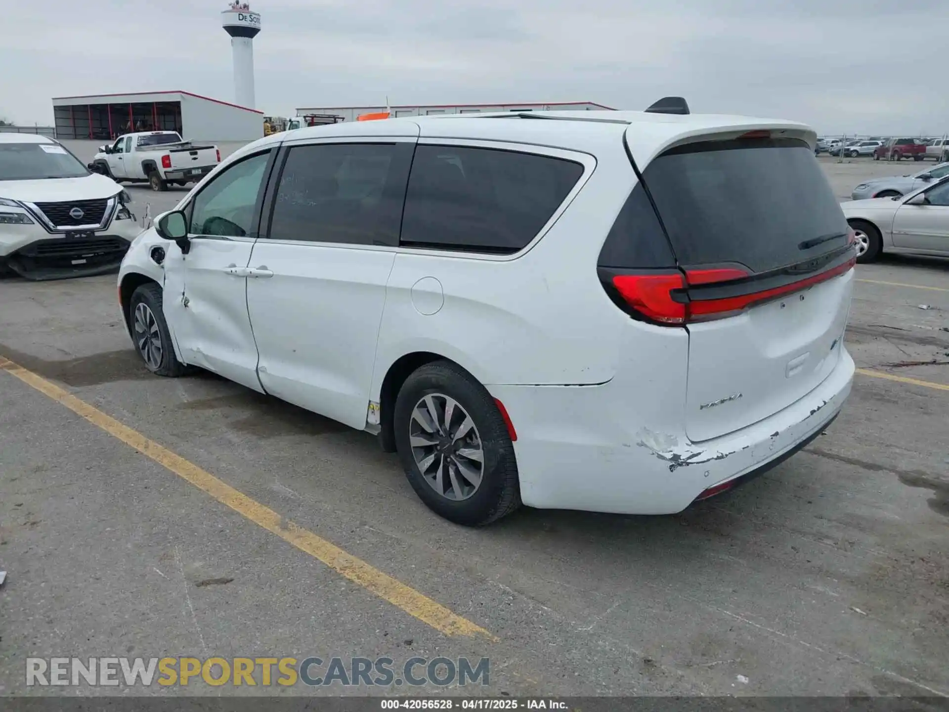 3 Photograph of a damaged car 2C4RC1L74PR540870 CHRYSLER PACIFICA HYBRID 2023
