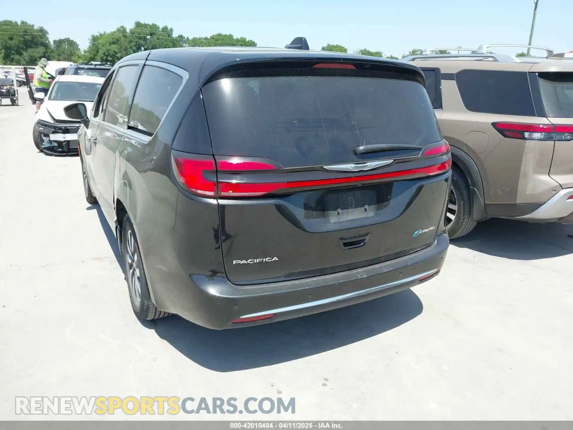 3 Photograph of a damaged car 2C4RC1L77PR540958 CHRYSLER PACIFICA HYBRID 2023