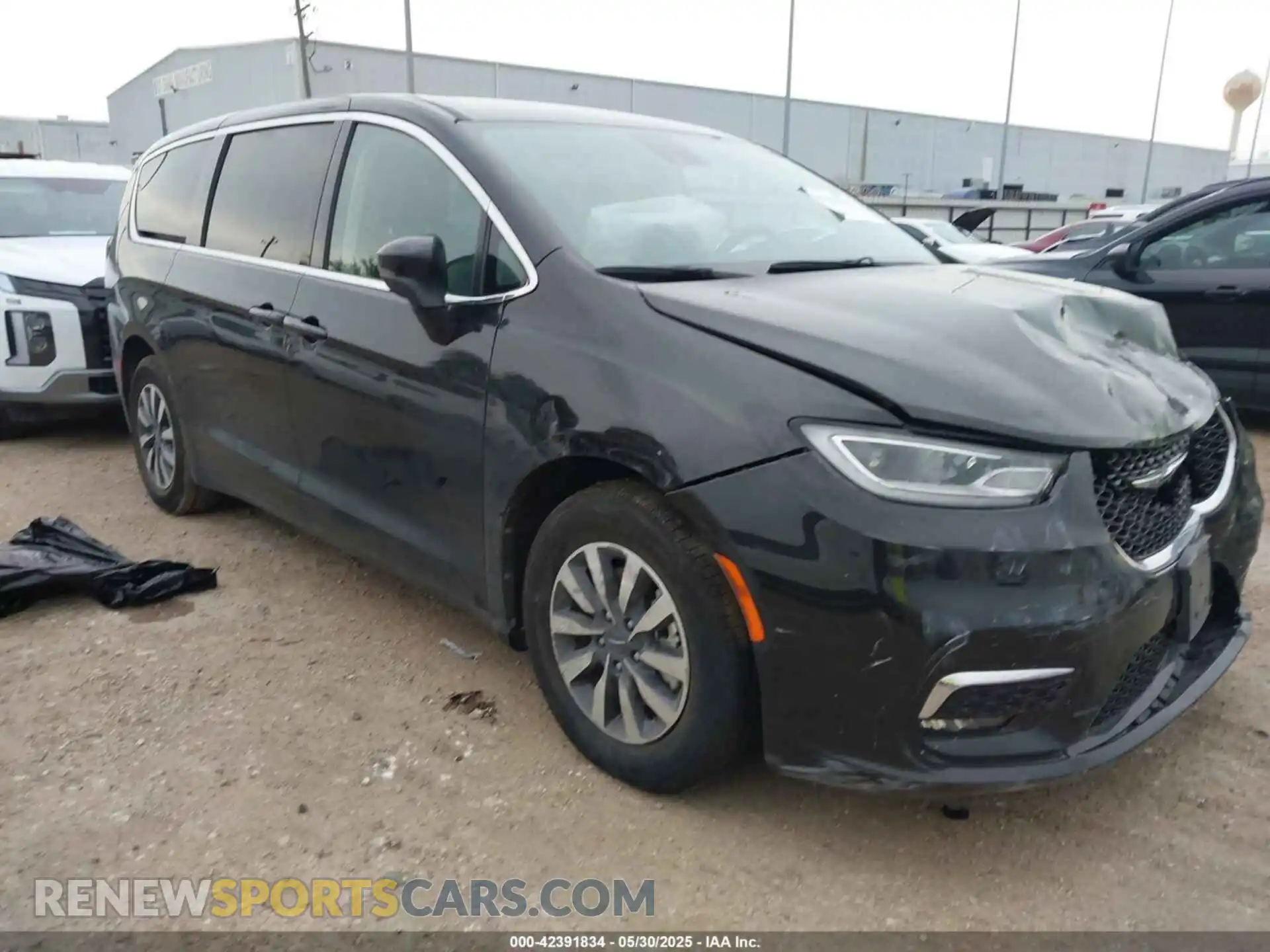 1 Photograph of a damaged car 2C4RC1L77PR631132 CHRYSLER PACIFICA HYBRID 2023