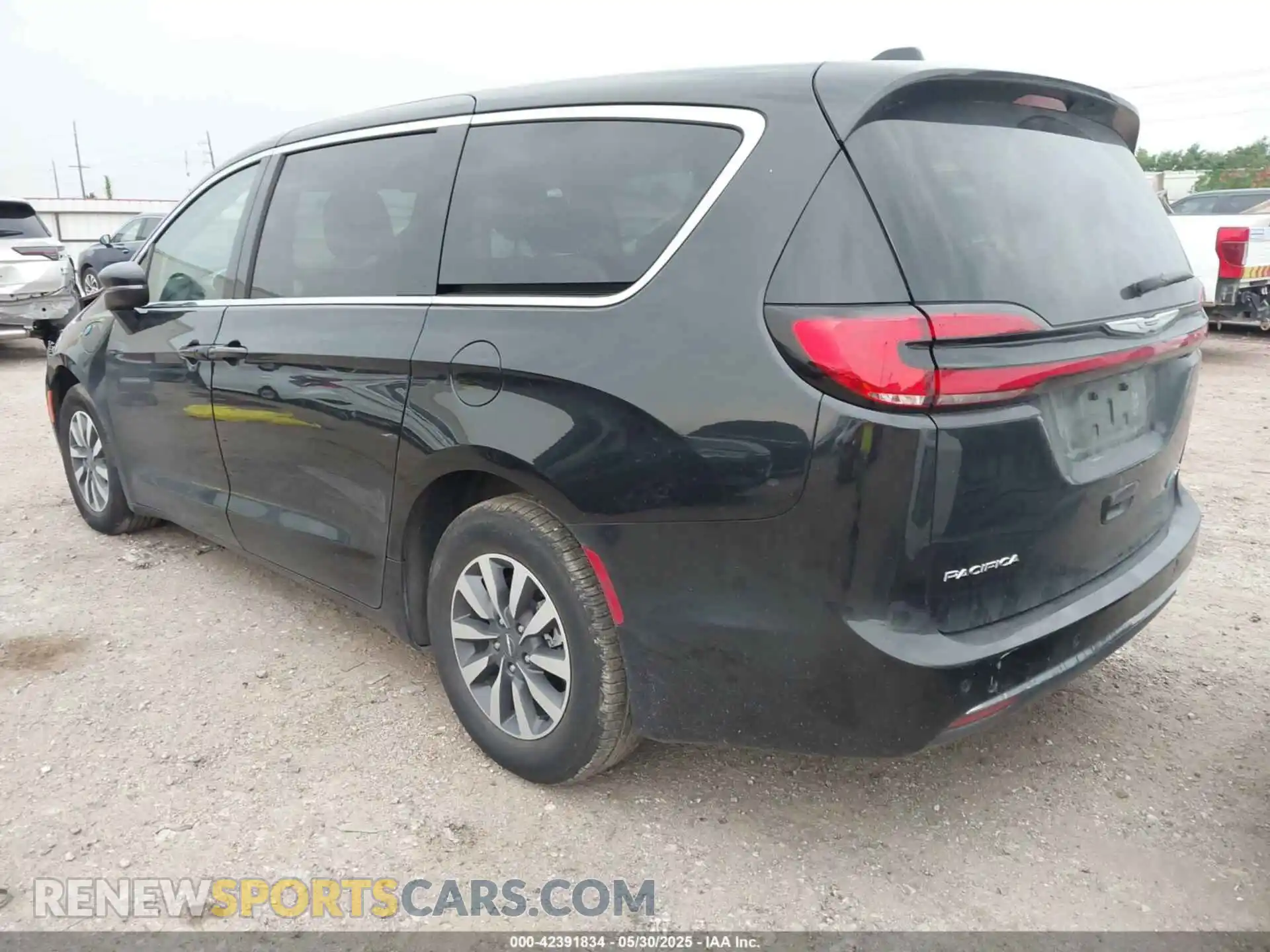 3 Photograph of a damaged car 2C4RC1L77PR631132 CHRYSLER PACIFICA HYBRID 2023