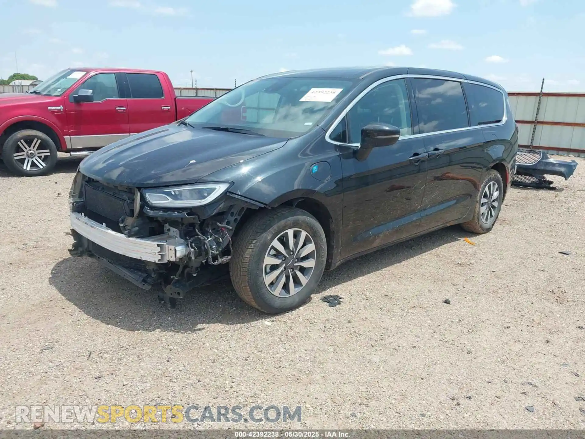 2 fotografías del automóvil dañado 2C4RC1L78PR631169 CHRYSLER PACIFICA HYBRID 2023