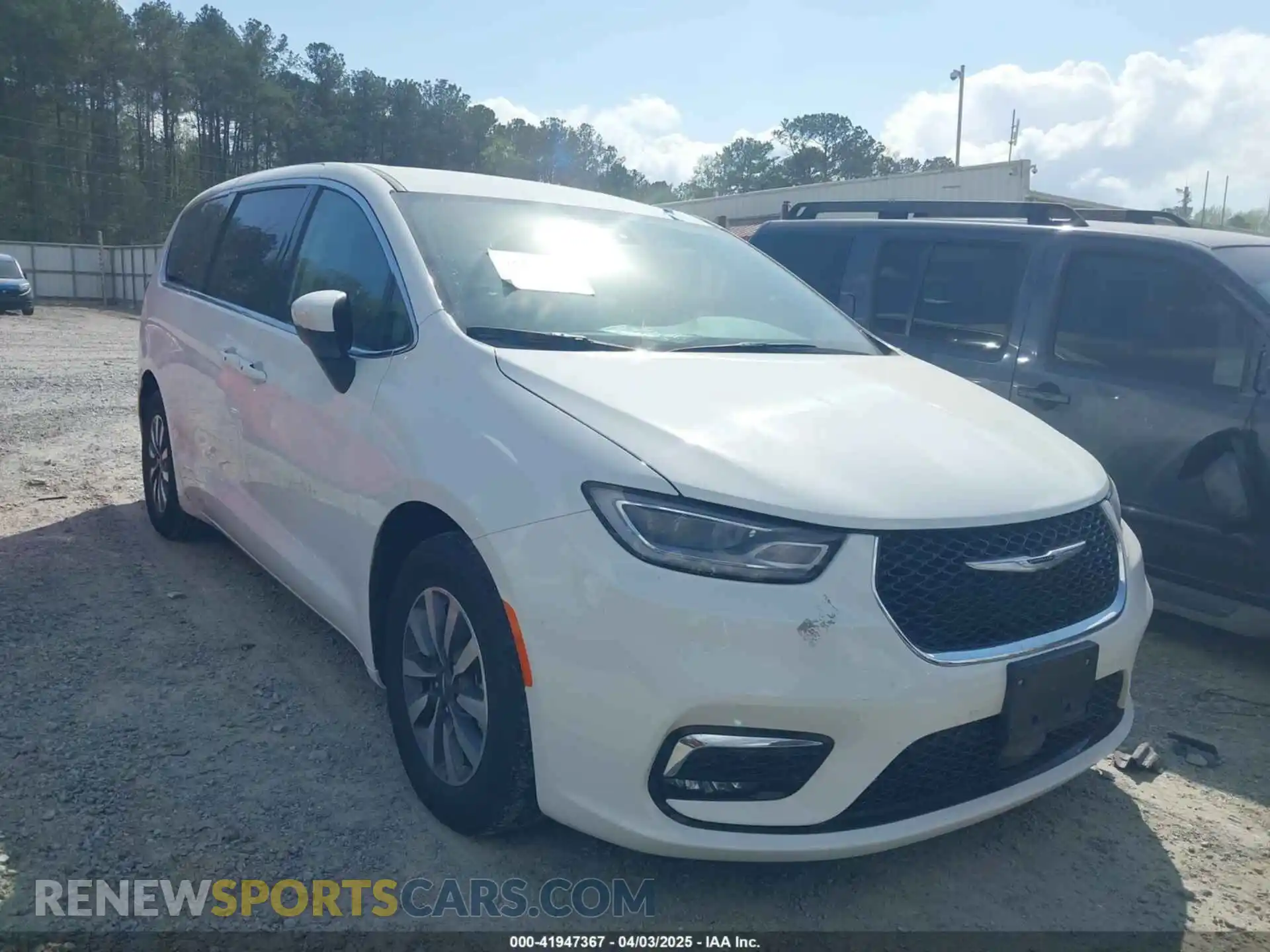 1 Photograph of a damaged car 2C4RC1L79PR595055 CHRYSLER PACIFICA HYBRID 2023