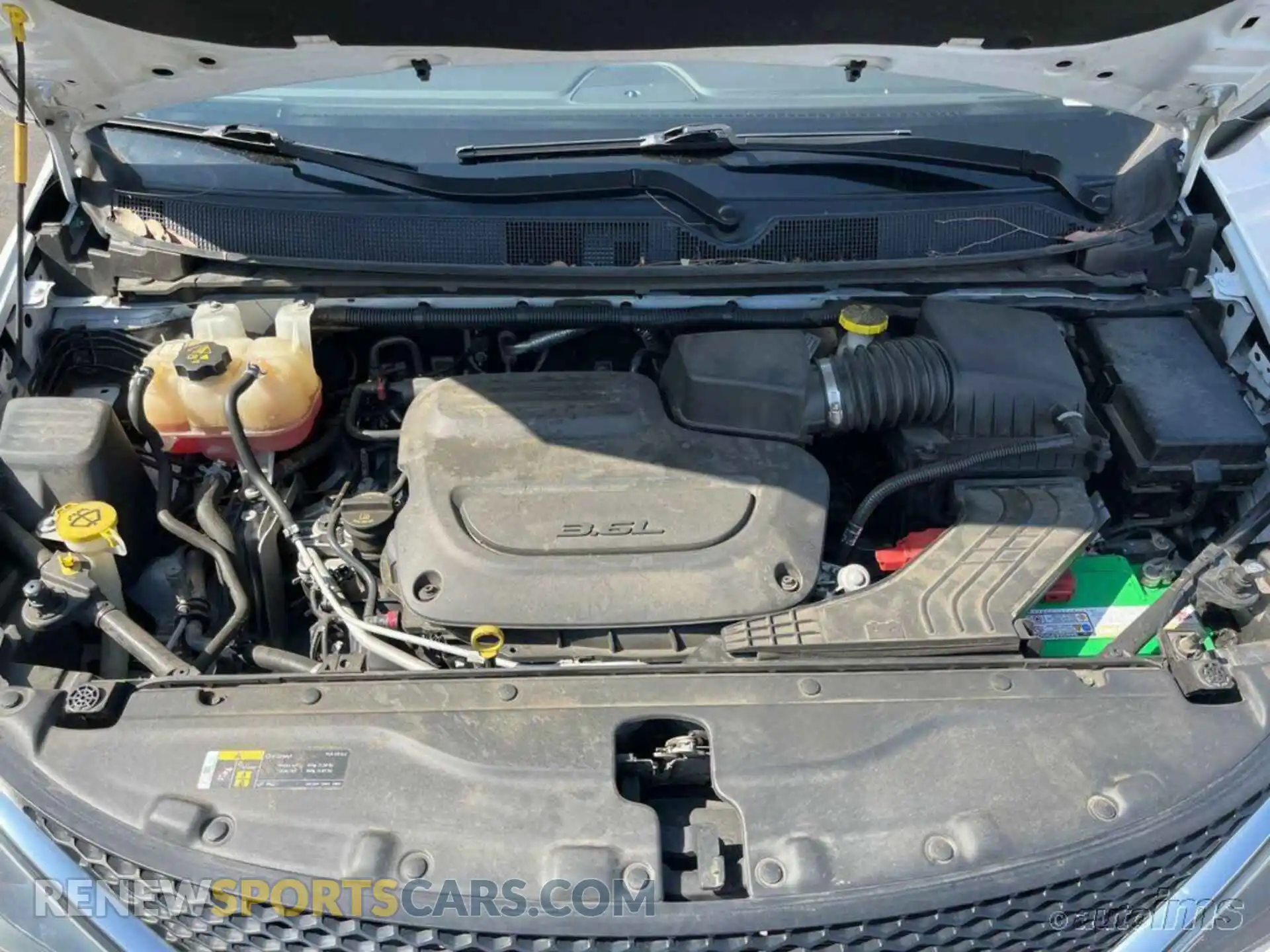 3 fotografías del automóvil dañado 2C4RC1CG3LR237587 CHRYSLER VOYAGER 2020