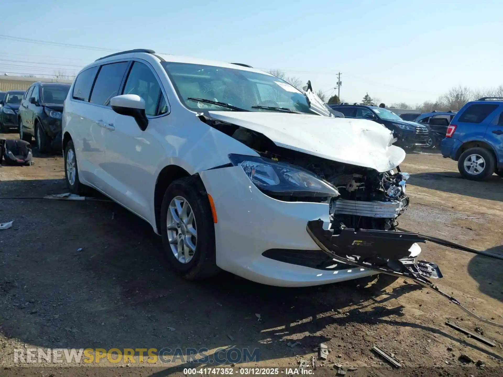1 Photograph of a damaged car 2C4RC1DG2LR172438 CHRYSLER VOYAGER 2020