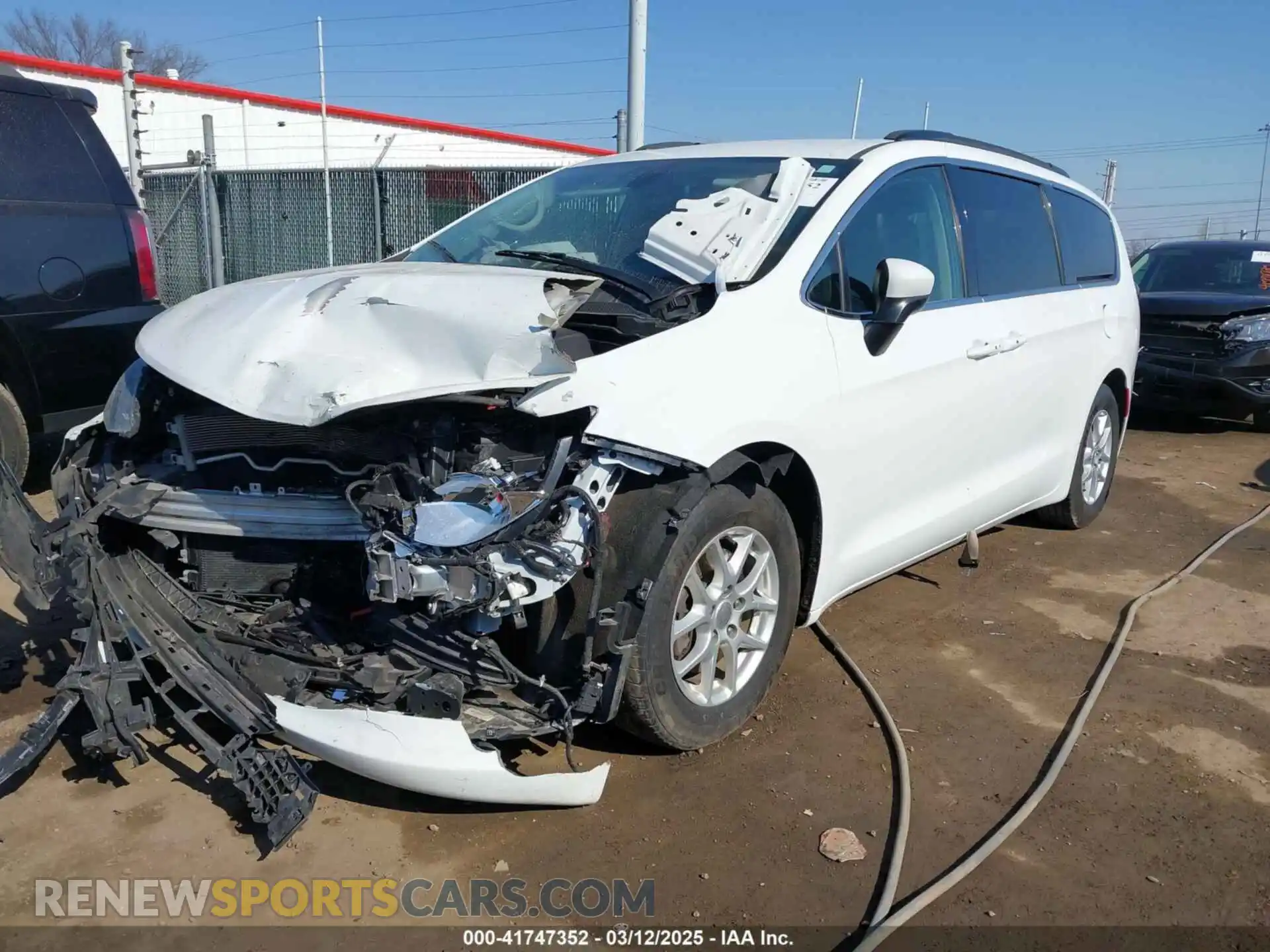 2 Photograph of a damaged car 2C4RC1DG2LR172438 CHRYSLER VOYAGER 2020
