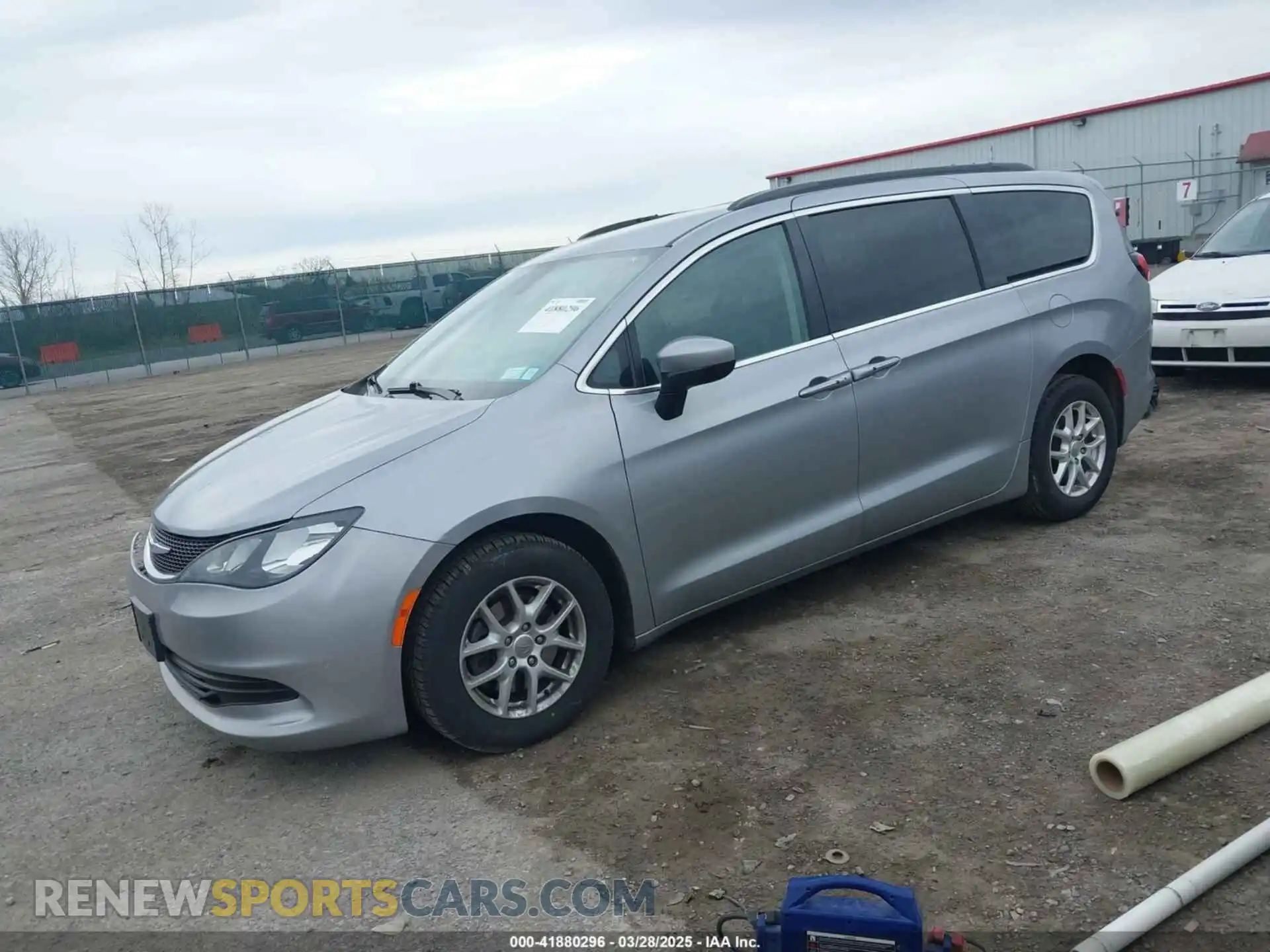 2 fotografías del automóvil dañado 2C4RC1DG3LR144406 CHRYSLER VOYAGER 2020
